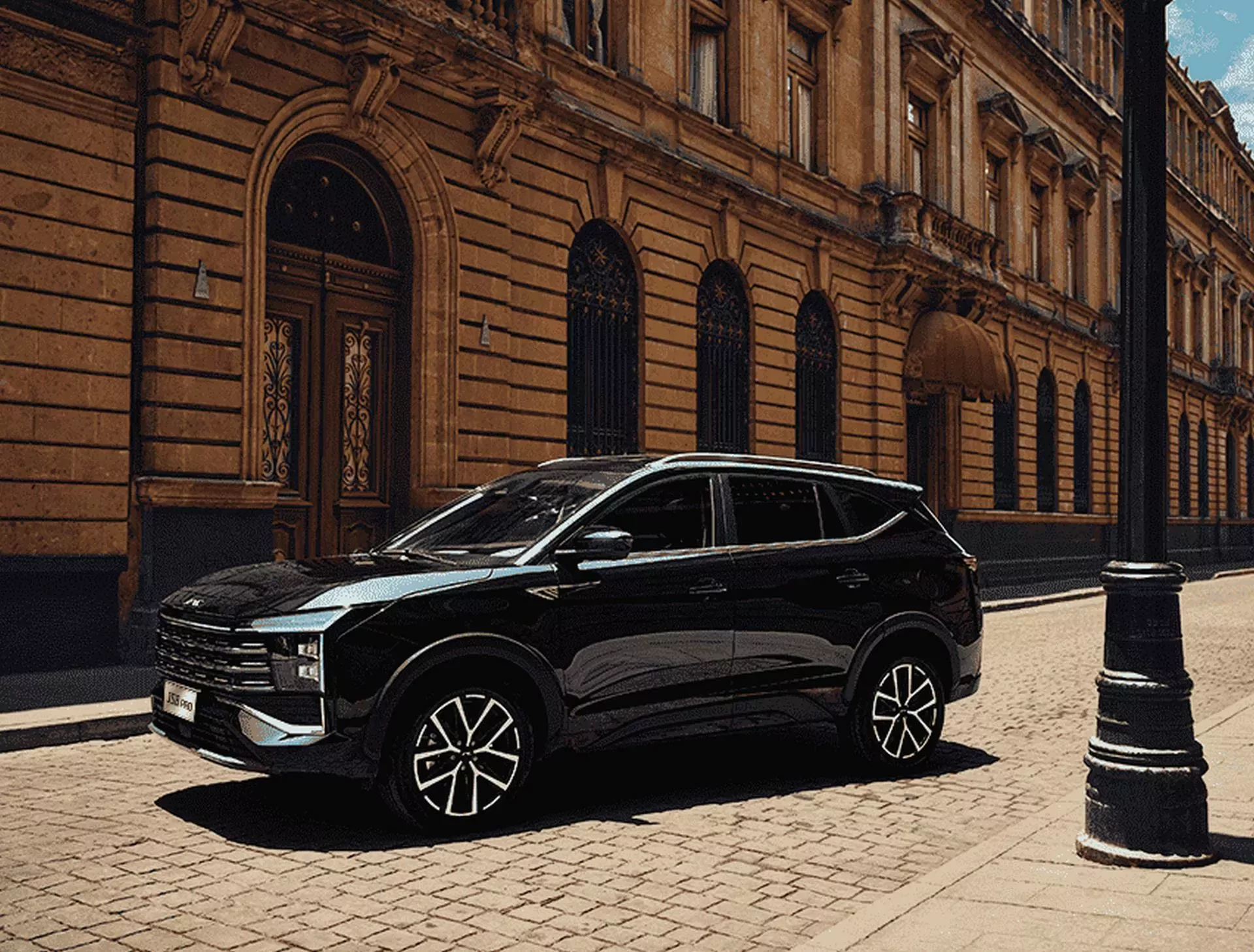 SUV JAC JS8 Pro cena ceny opinie oceny zalety wady silnik benzyna wyposażenie konkurencja porównanie cen