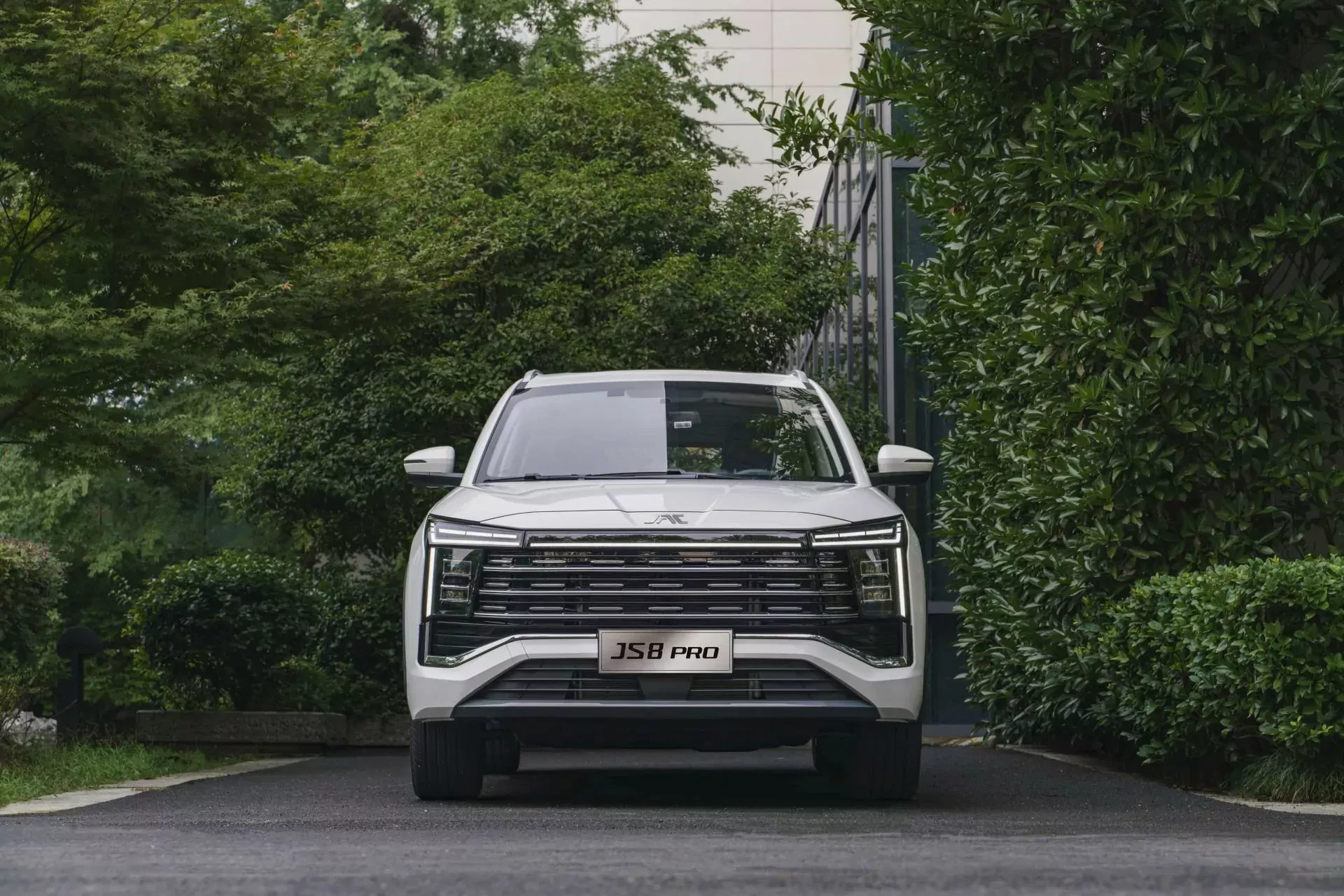 SUV JAC JS8 Pro cena ceny opinie oceny zalety wady silnik benzyna wyposażenie konkurencja porównanie cen