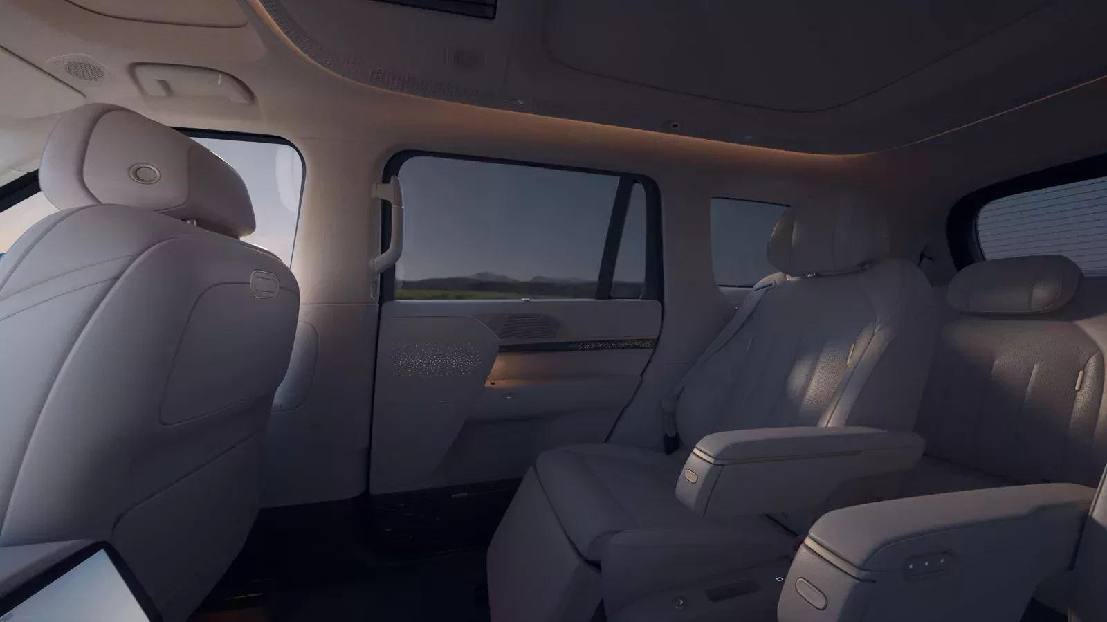 Xpeng-GX 2026 widok kabiny z tyłu