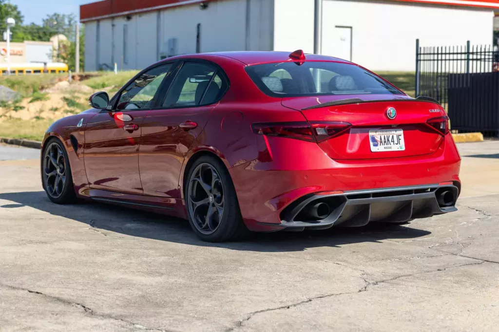 alfa-romeo-giulia-quadrifoglio-uzywana