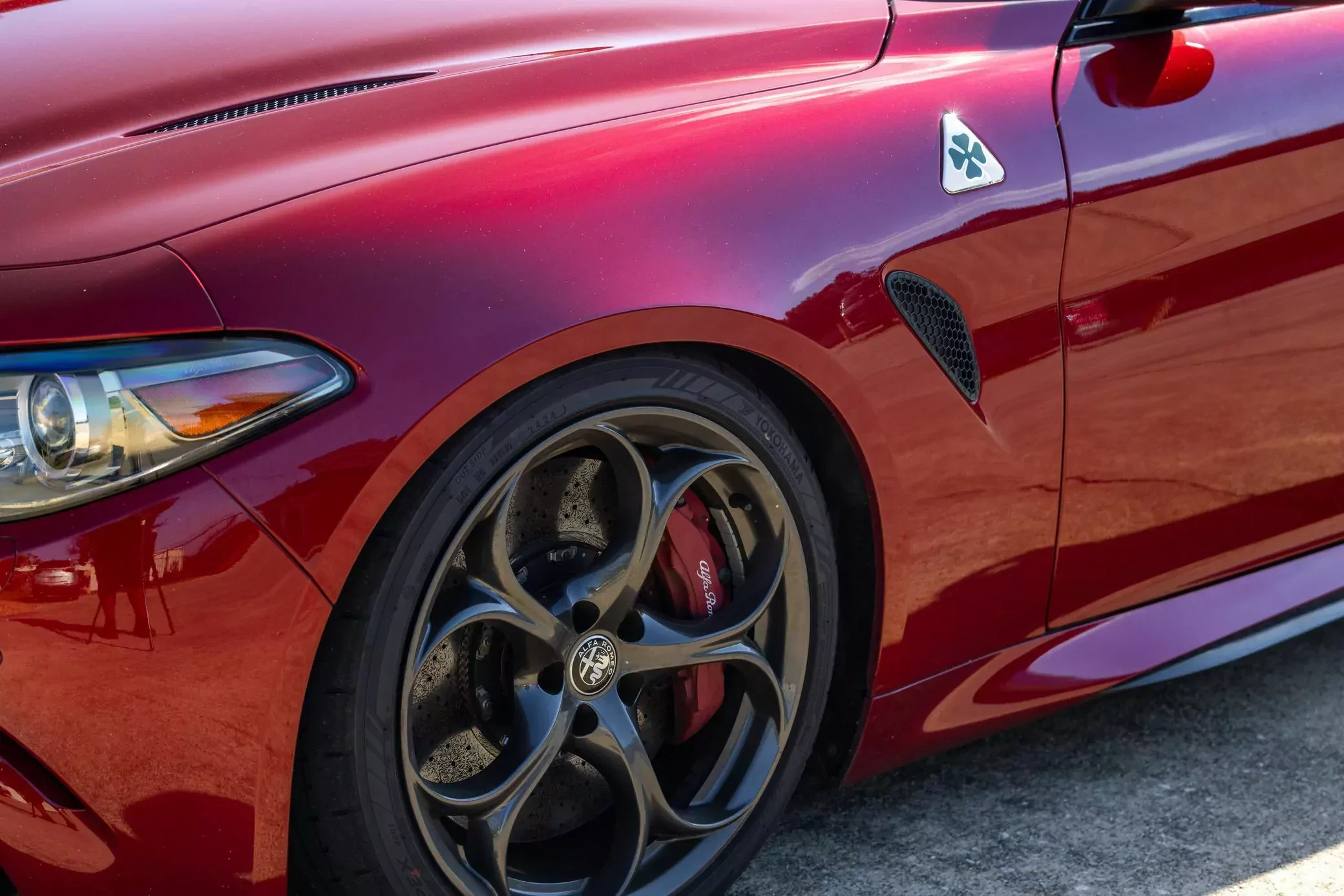510-konna Alfa Romeo Giulia za 111 tysięcy złotych. Ma niski przebieg i jest w świetnym stanie
