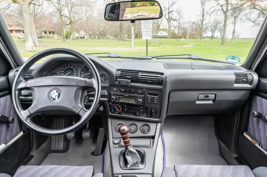 bmw-e30-touring-przypadek