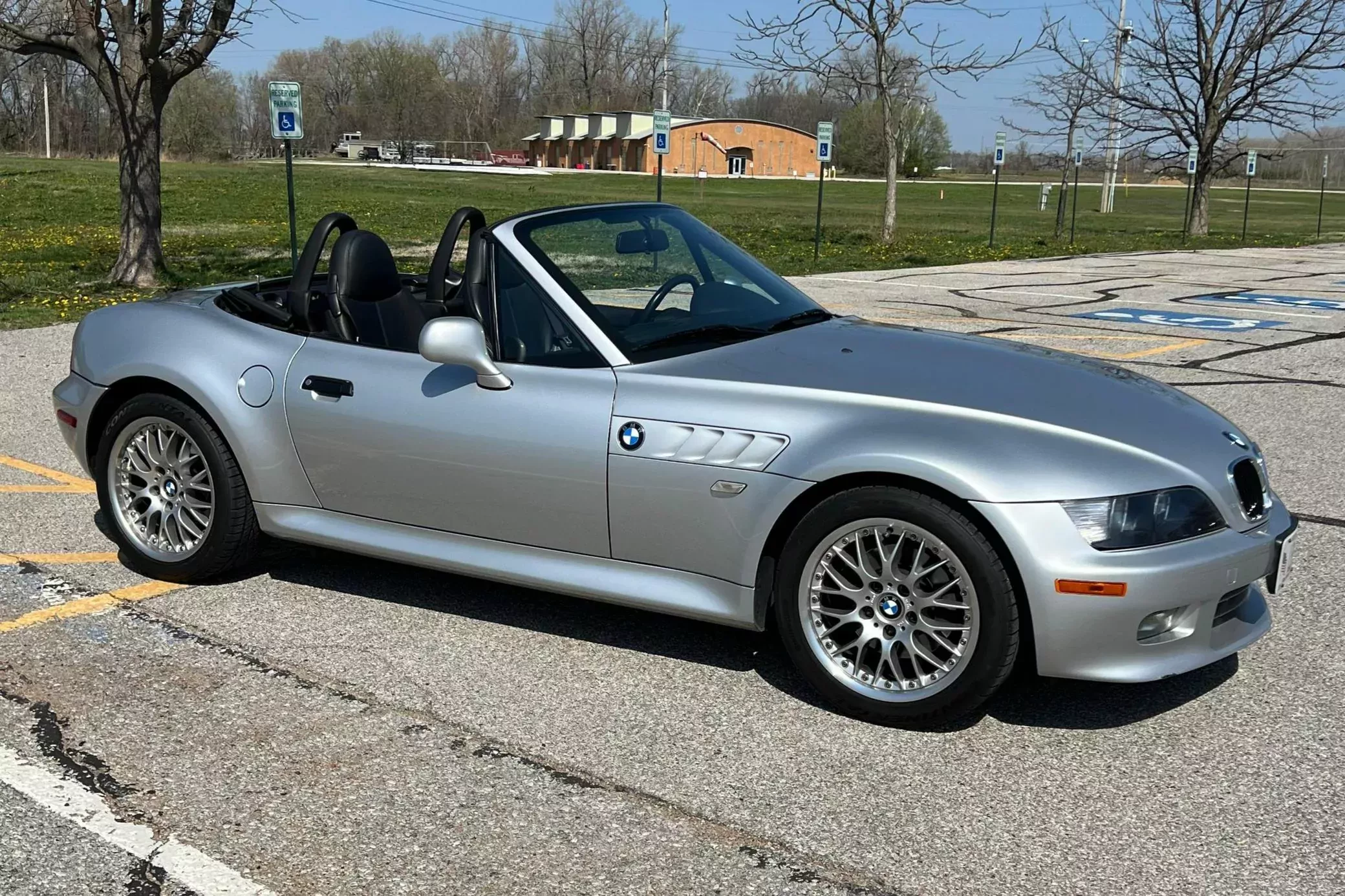 To BMW było marzeniem każdego dzieciaka urodzonego w latach 90. Dziś kosztuje tylko 40 tys. zł