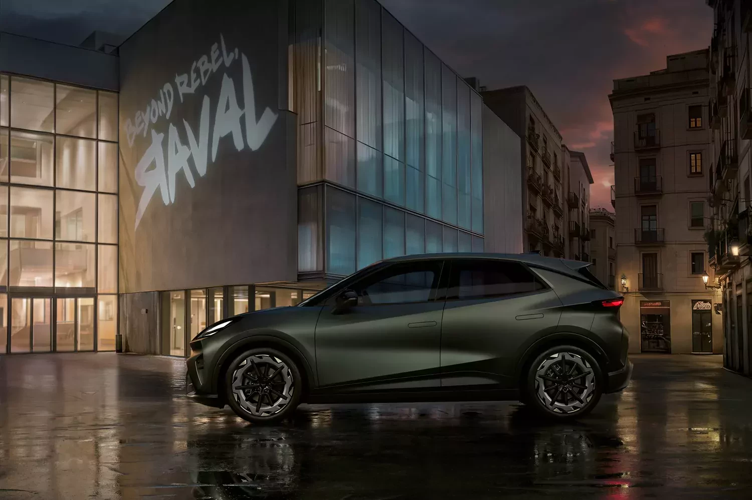 cupra-raval-w kolorze manganese-matt profil boczny