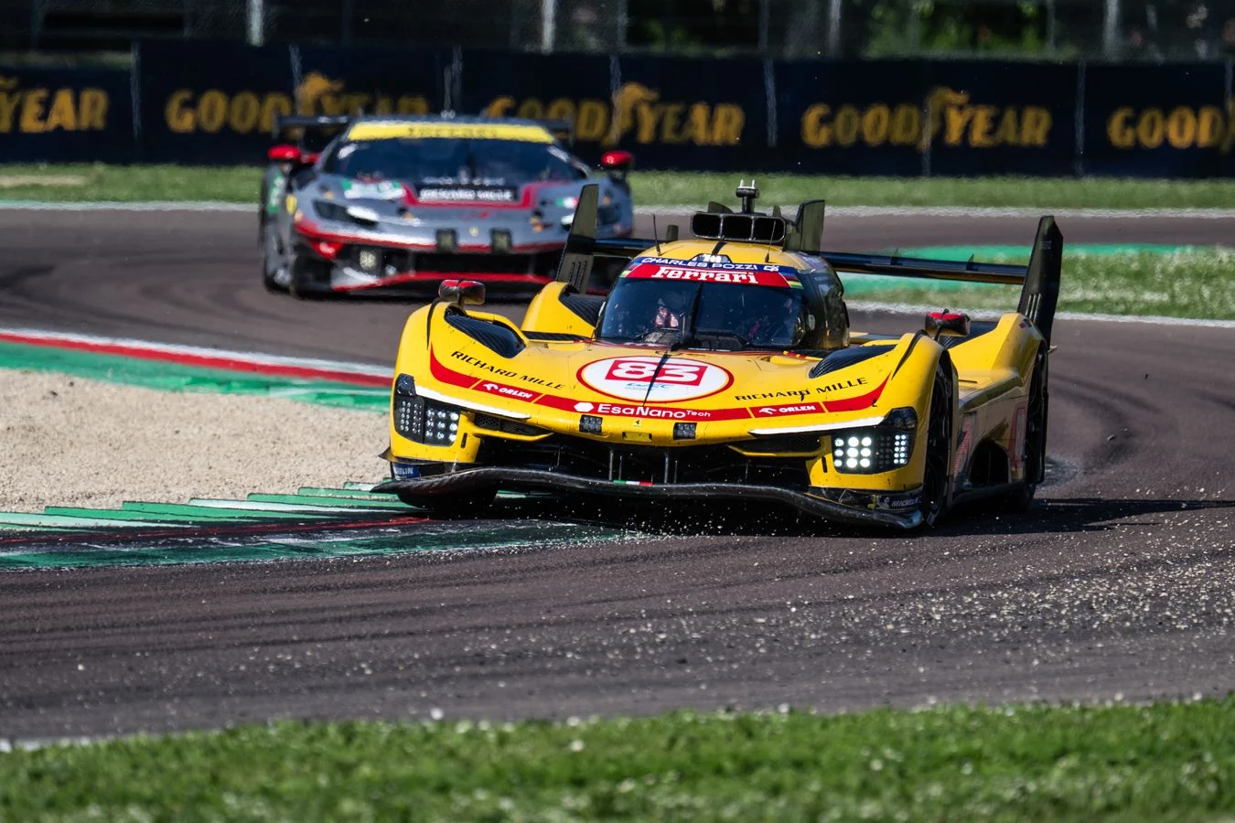 FIA WEC: Dramat Roberta Kubicy na Imoli. Ferrari wypuszcza zwycięstwo z rąk