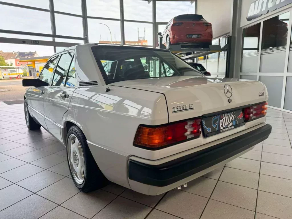 mercedes-190e-niski-przebieg