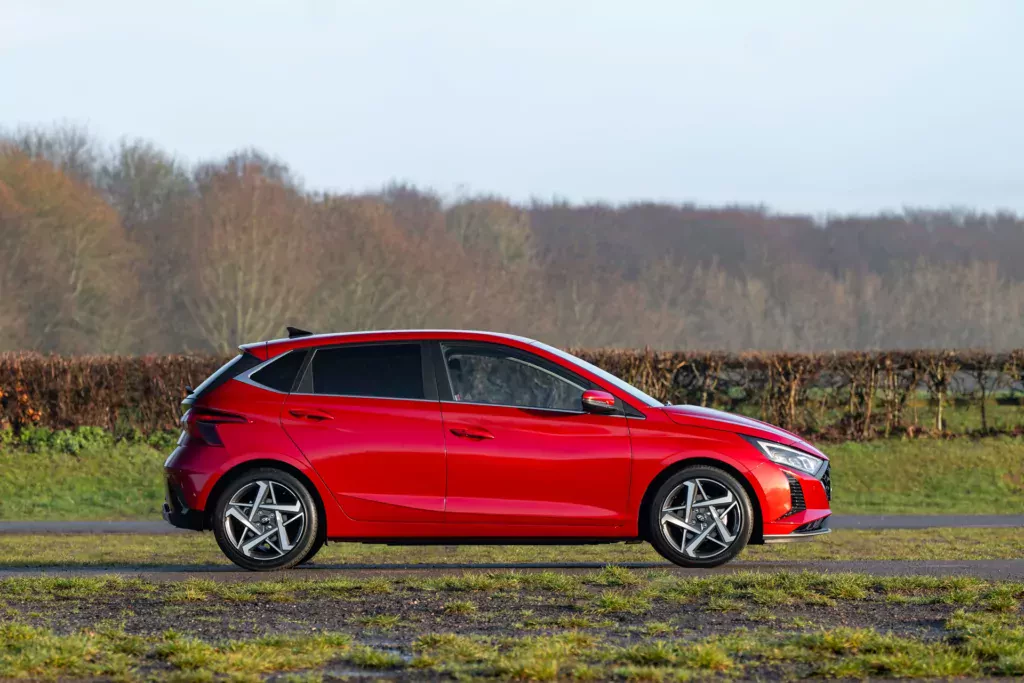 Konkurent VW Polo z rabatem jest lepszą opcją. Hyundai oferuje go Polakom za mniej niż 80 000 zł