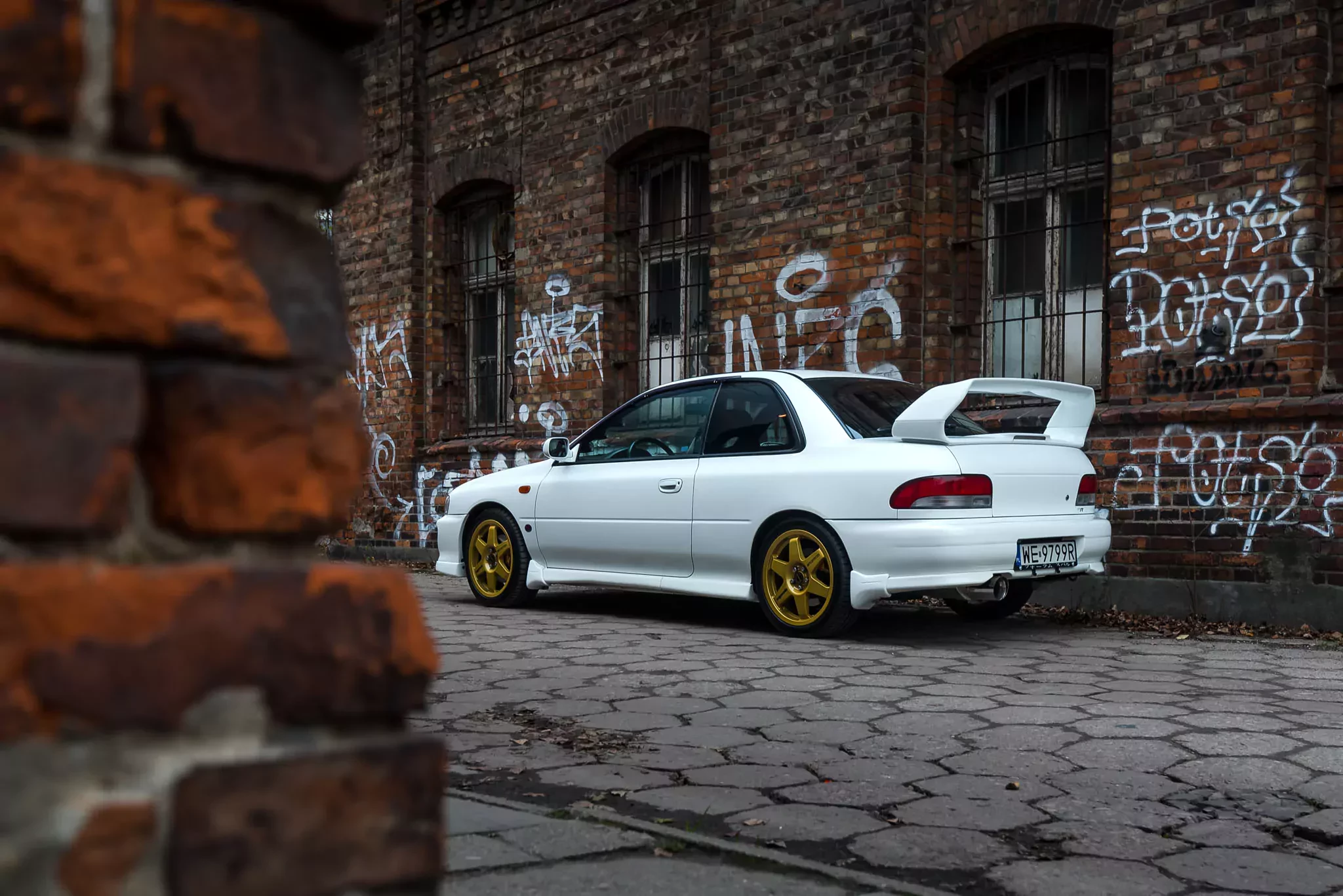 Dwudrzwiowe Subaru Impreza WRX STi Type R z Warszawy to JDM, który ukoi nerwy po barażach. Od 17 lat u jednego właściciela