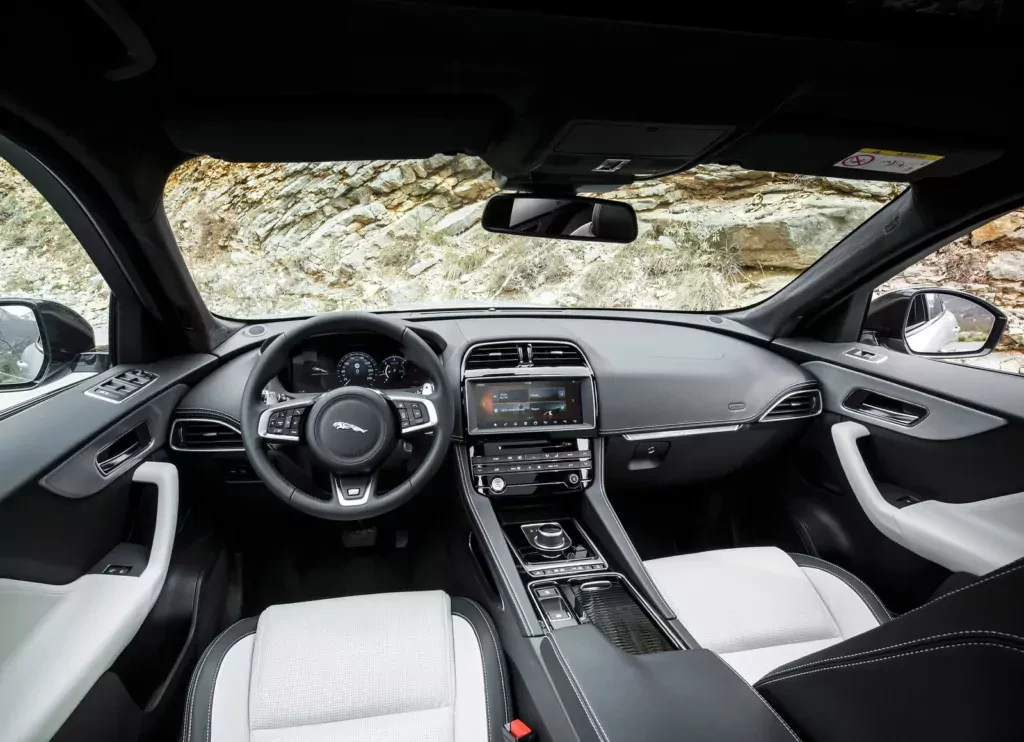 suv-jezdzi-jak-porsche-sluzy-jak-skoda