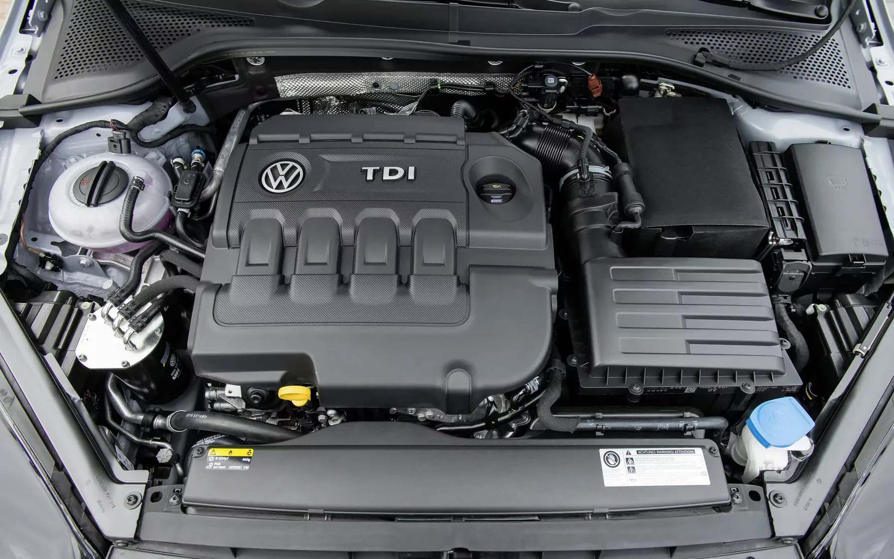 Ten Volkswagen to recepta na drogie paliwo. Diesel przejedzie 100 km za 21 złotych