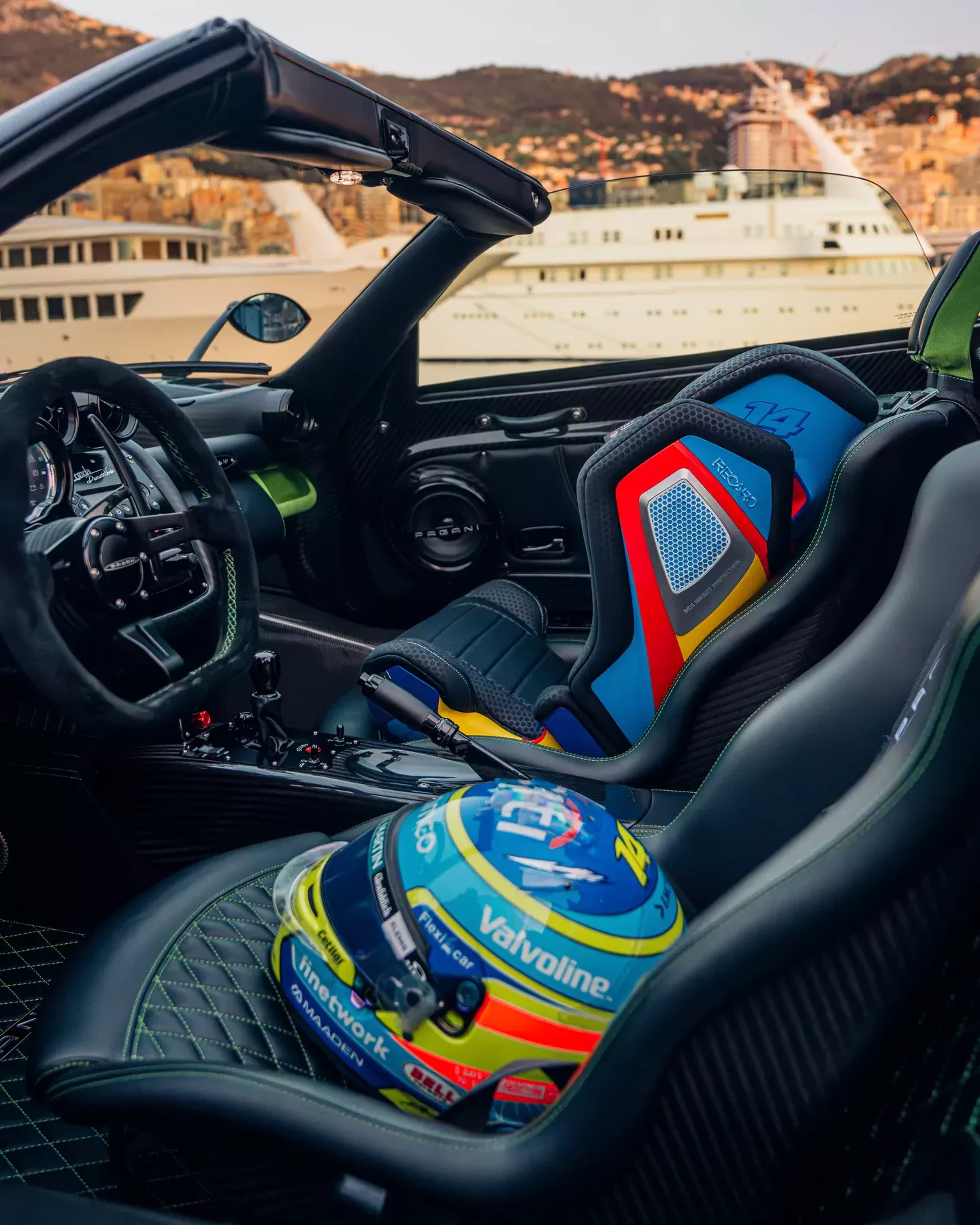 Pagani Zonda Diamanti Verde i fotelik dziecięcy Recaro dla Leonardo Alonso, syna Fernando Alonso
