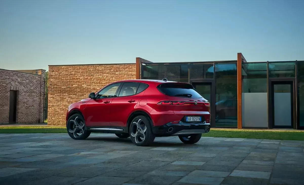 Alfa Romeo Tonale SUV silnik benyzna diesel cena ceny opinie oceny zalety wady