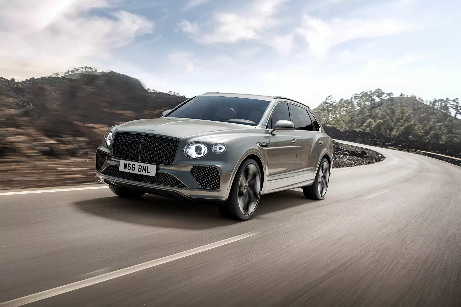 Bentley Bentayga SUV cena ceny używany nowy opinie oceny zalety wady moc silnik benzyna przyspieszenie