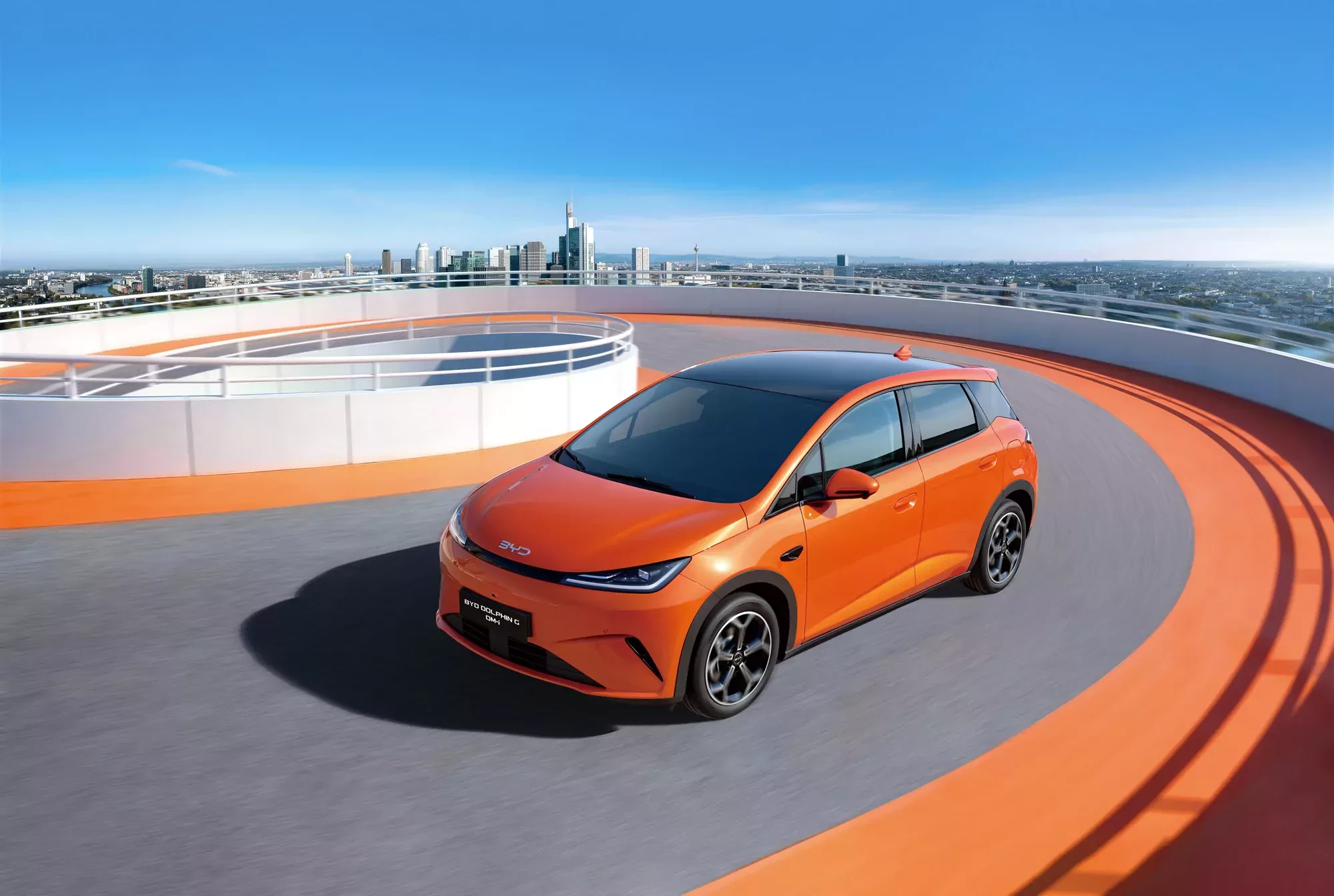 BYD Dolphin G DM-i wjedzie z drzwiami do Europy. Mieszczuch z zasięgiem 1000 km wywoła wstrząs, oferując hybrydę plug-in w segmencie B