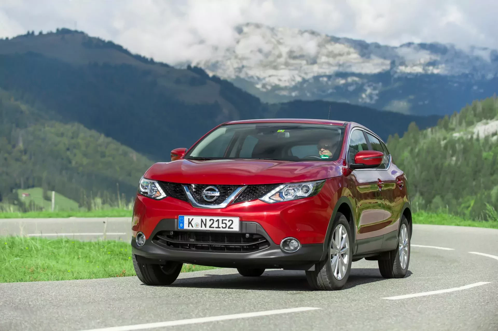 Nissan Qashqai SUV napęd silnik benzyna diesel cena ceny opinie oceny zalety wady otomoto moc spalanie