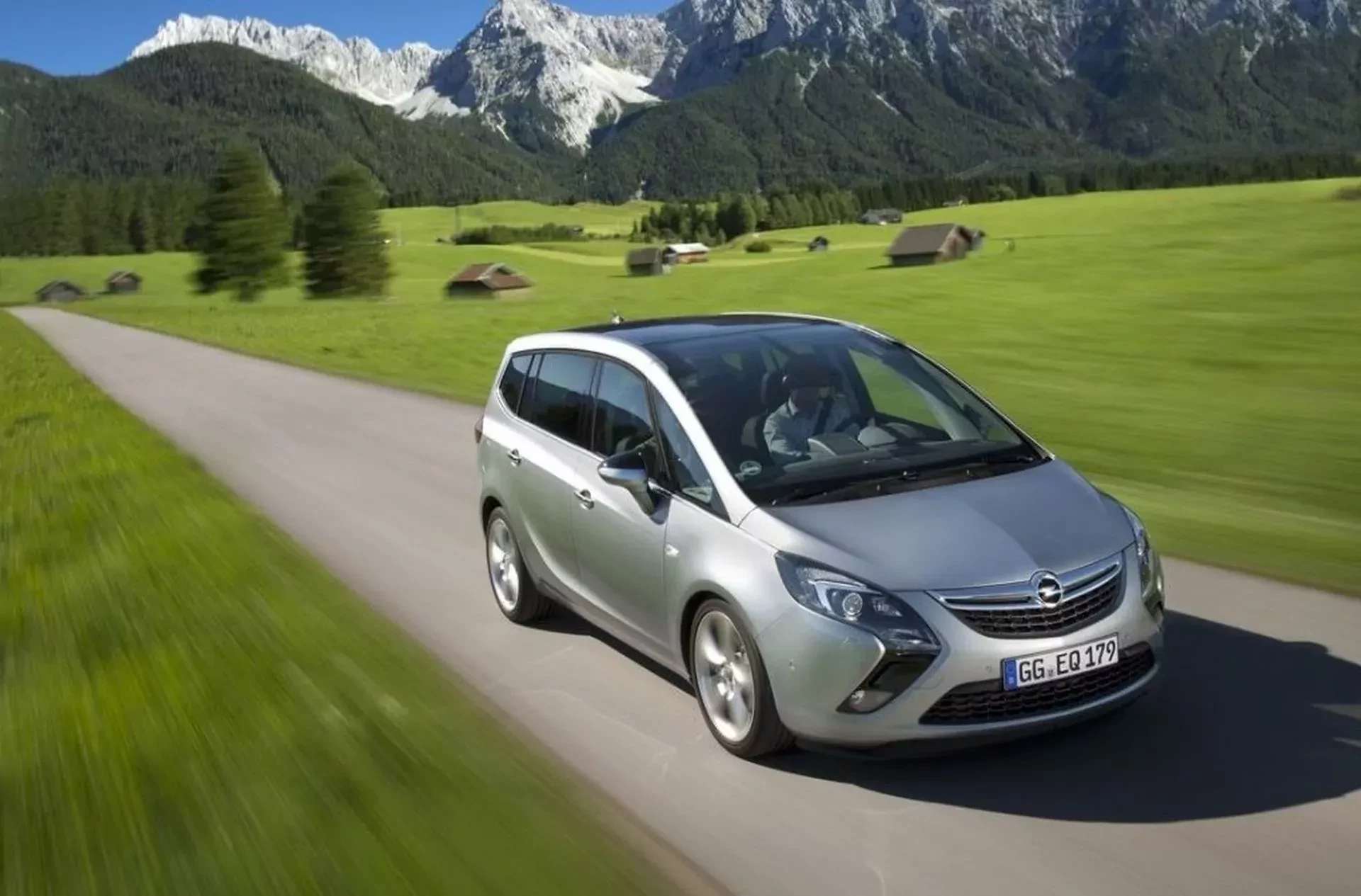 Opel Zafira C silnik benzyna diesel moc spalanie cena ceny opinie oceny zalety wady