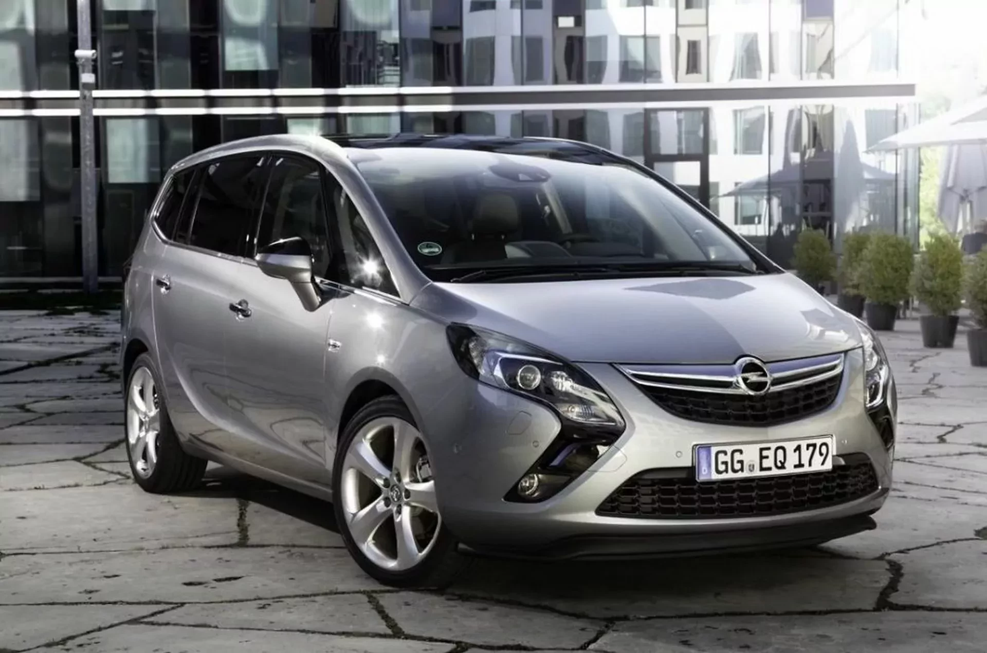 Opel Zafira C silnik benzyna diesel moc spalanie cena ceny opinie oceny zalety wady