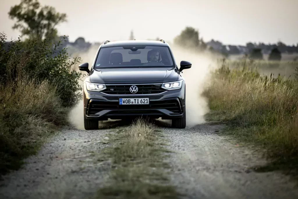 Nowoczesny i przestronny SUV – dokładnie takim hasłem Volkswagen od lat reklamuje ten model