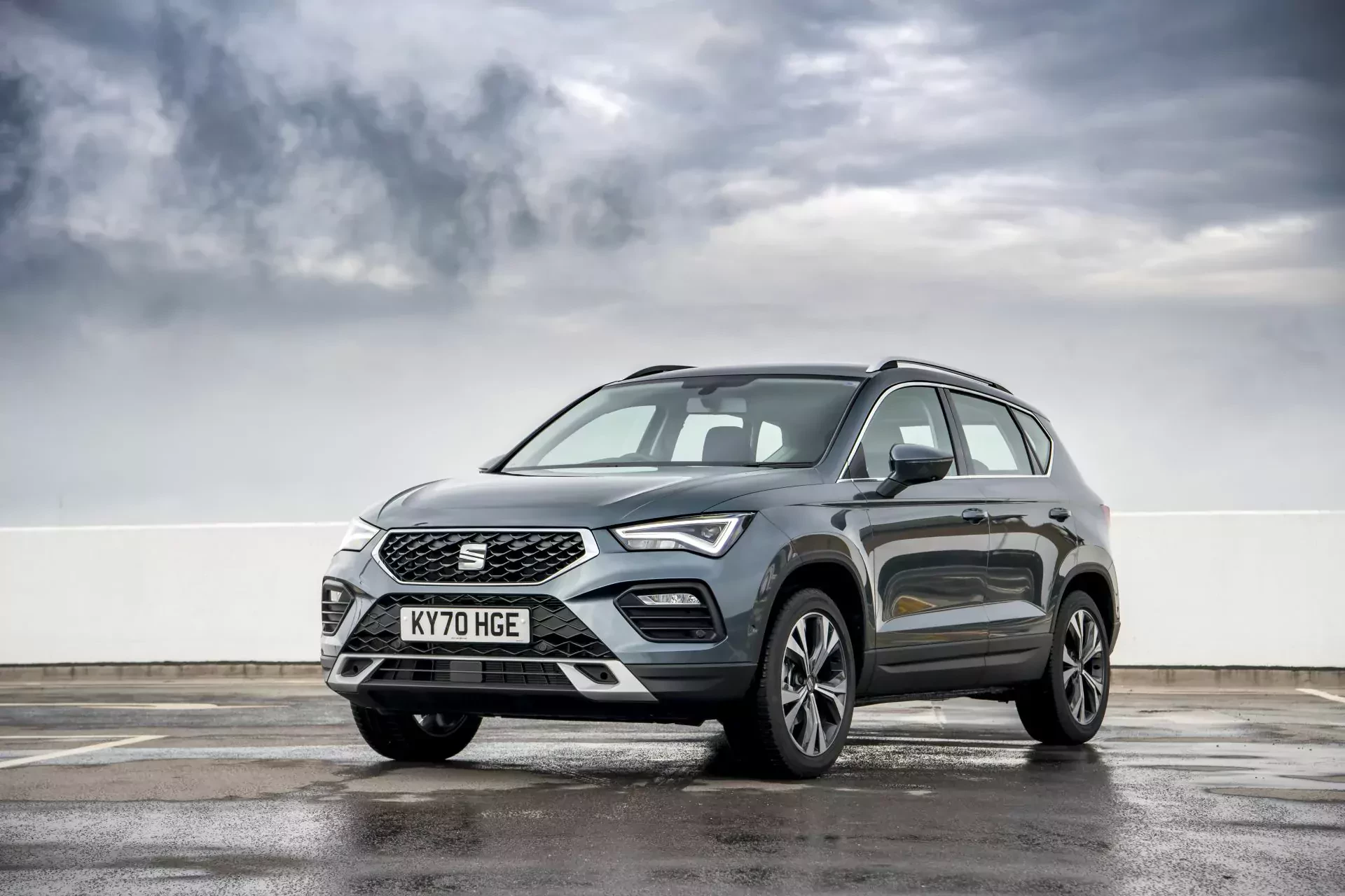 Seat Tarraco SUV silnik benzyna diesel hybryda moc spalanie osiągi ceny cena opinie oceny zalety wady używany Volkswagen otomoto