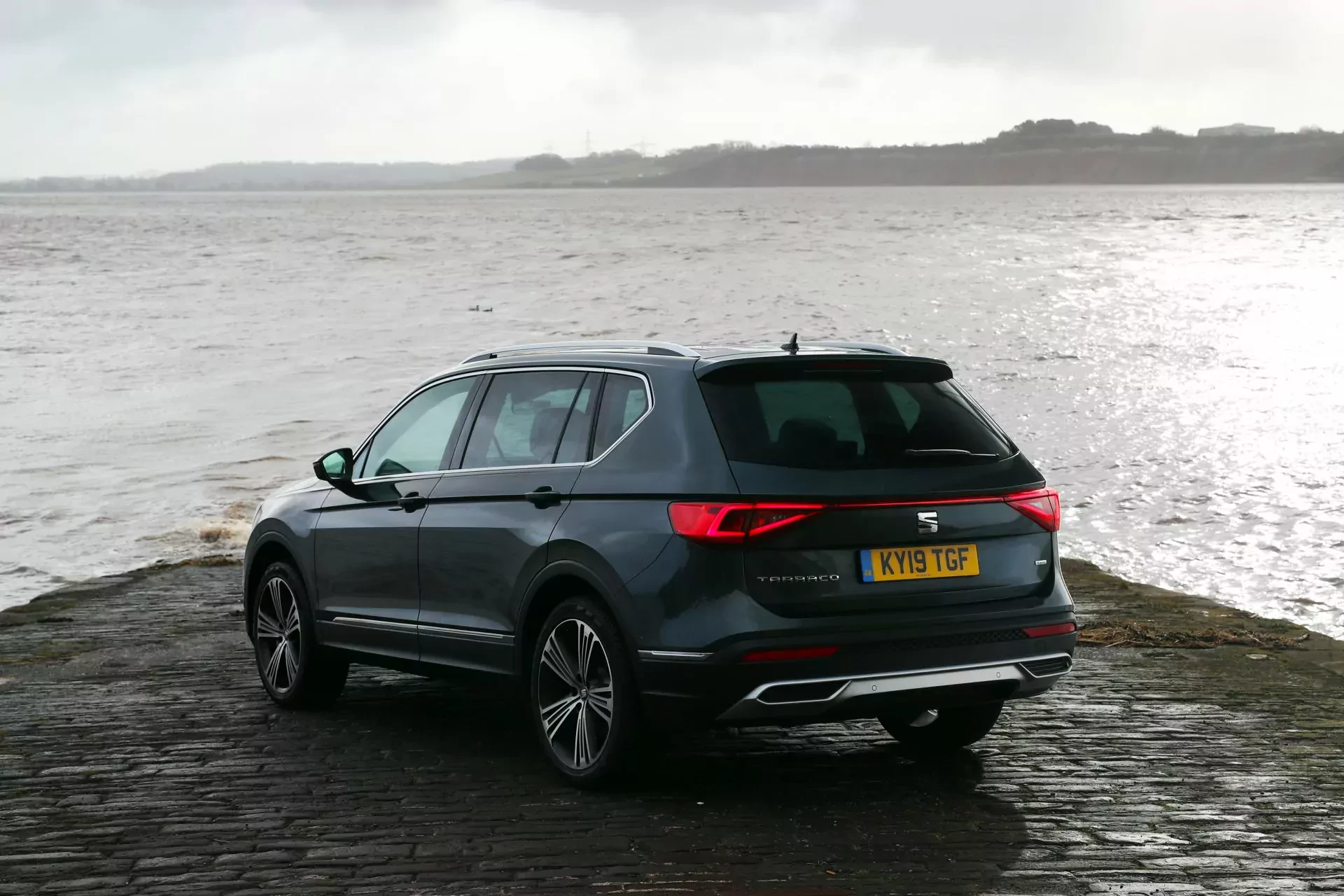 Seat Tarraco SUV silnik benzyna diesel hybryda moc spalanie osiągi ceny cena opinie oceny zalety wady używany Volkswagen otomoto