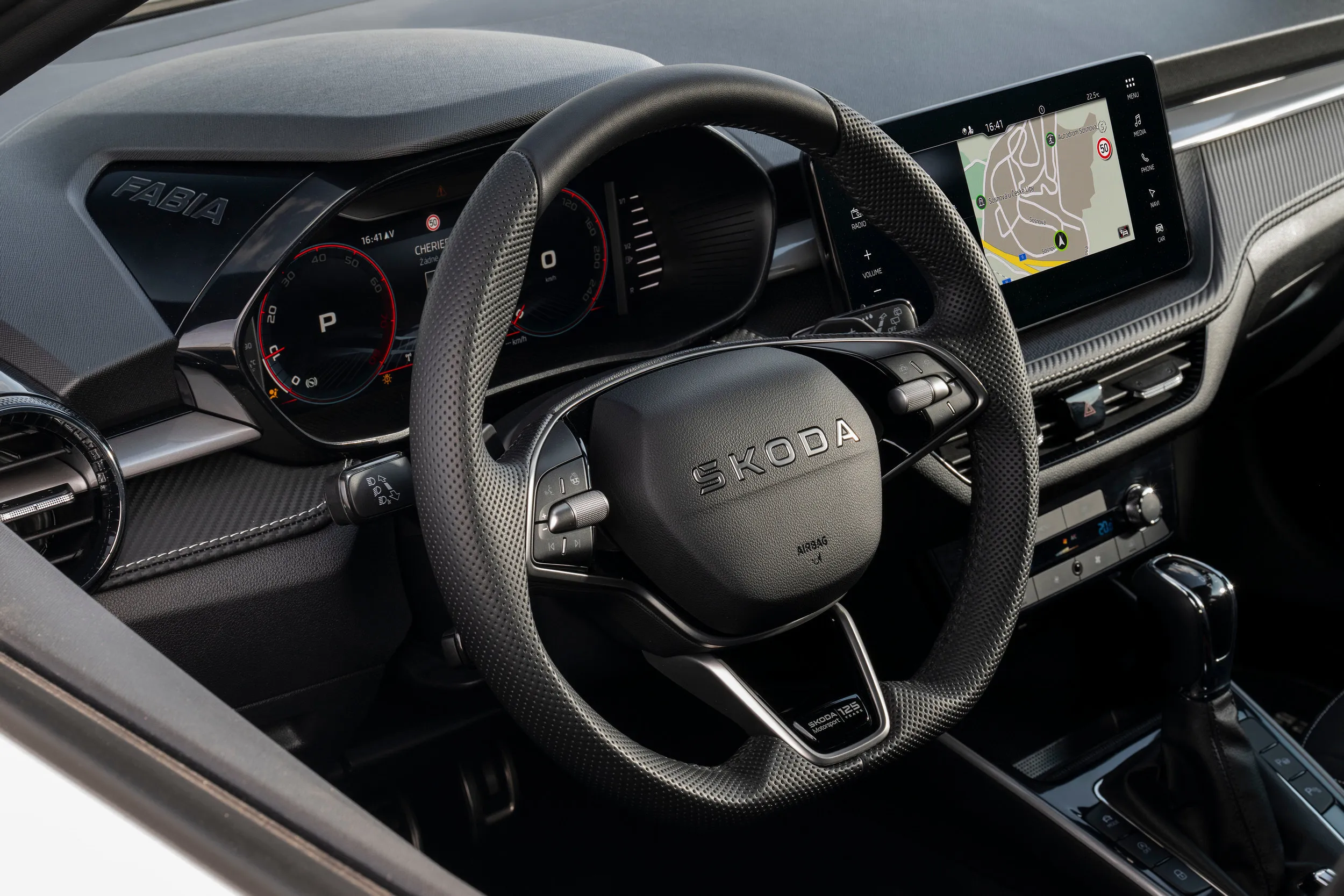 Skoda pokazała Fabię w nowej limitowanej edycji. Czerpie inspirację z modelu Rally2