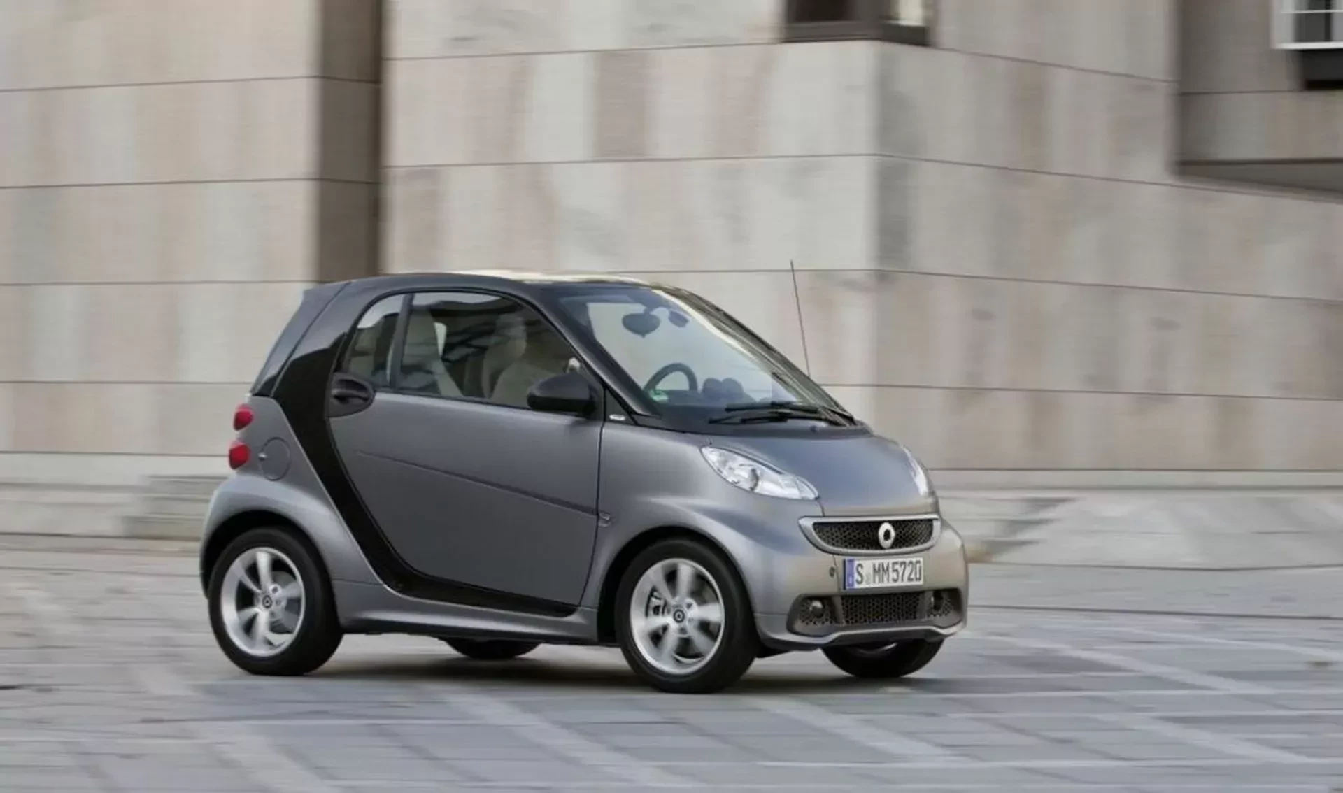 Smart Fortwo samochód miejski tanio tani cena ceny opinie oceny zalety wady silnik moc benzyna diesel