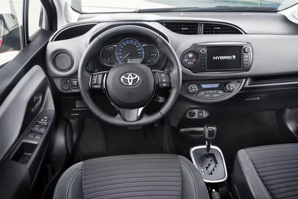 Toyota Yaris trzeciej generacji wyraźnie potaniała. Dziś ten wybór wydaje się jeszcze lepszy