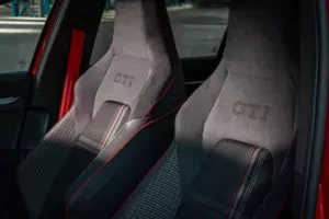 Volkswagen Golf GTI Edition 50 wnętrze fotele
