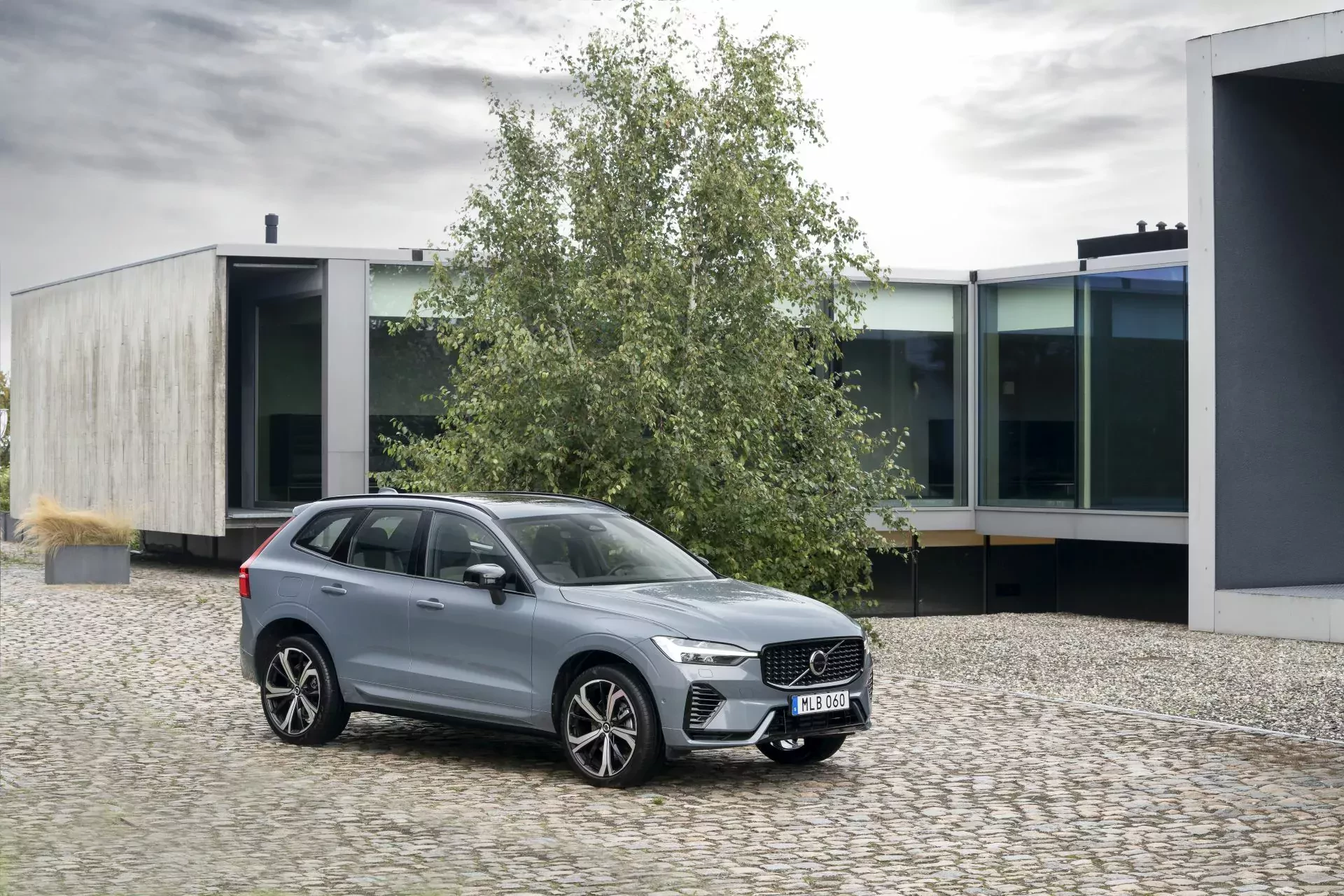 Volvo XC60 silnik benzyna diesel napęd moc opinie oceny zalety wady otomoto