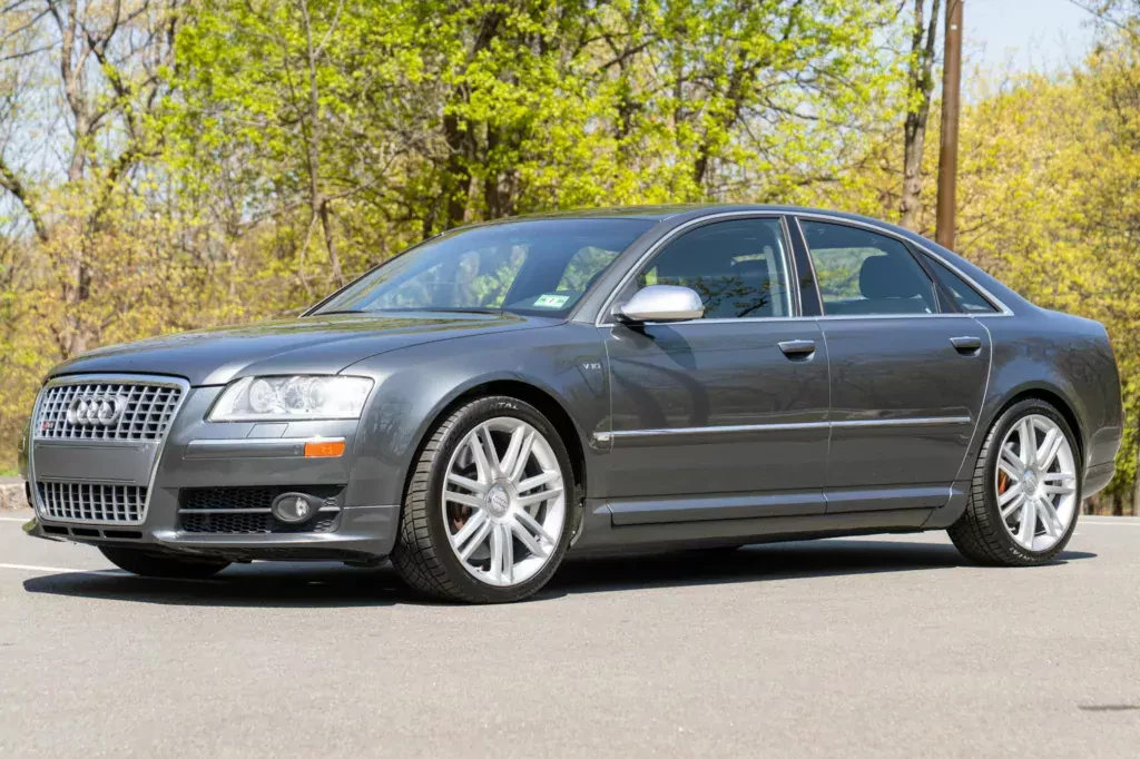 audi-s8-v10