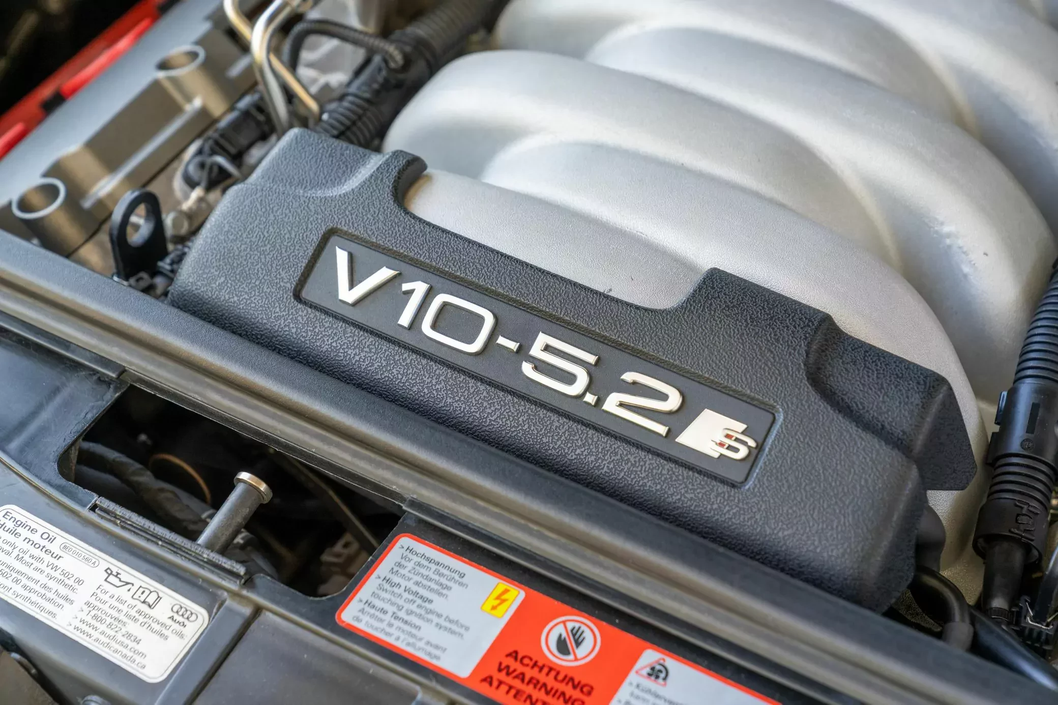 Potężny sedan od Audi z silnikiem V10? Dziś można kupić go już za około 40 tysięcy złotych
