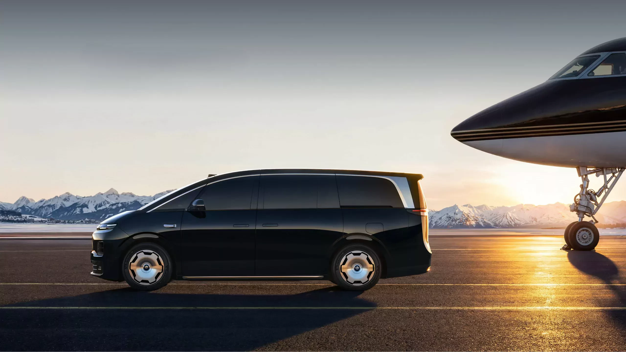czarny Leapmotor D99 minivan