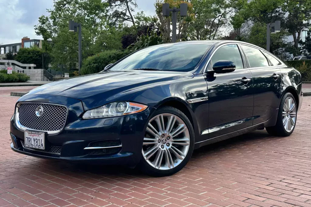 jaguar-xj-silnik-v8-luksus