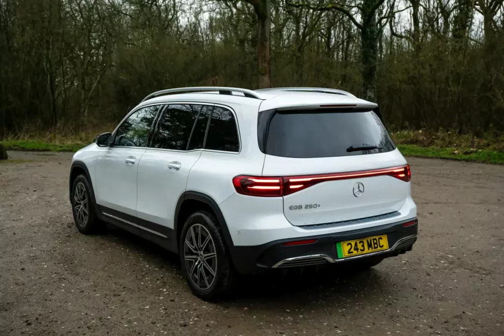 mercedes-eqb-uzywany-suv.