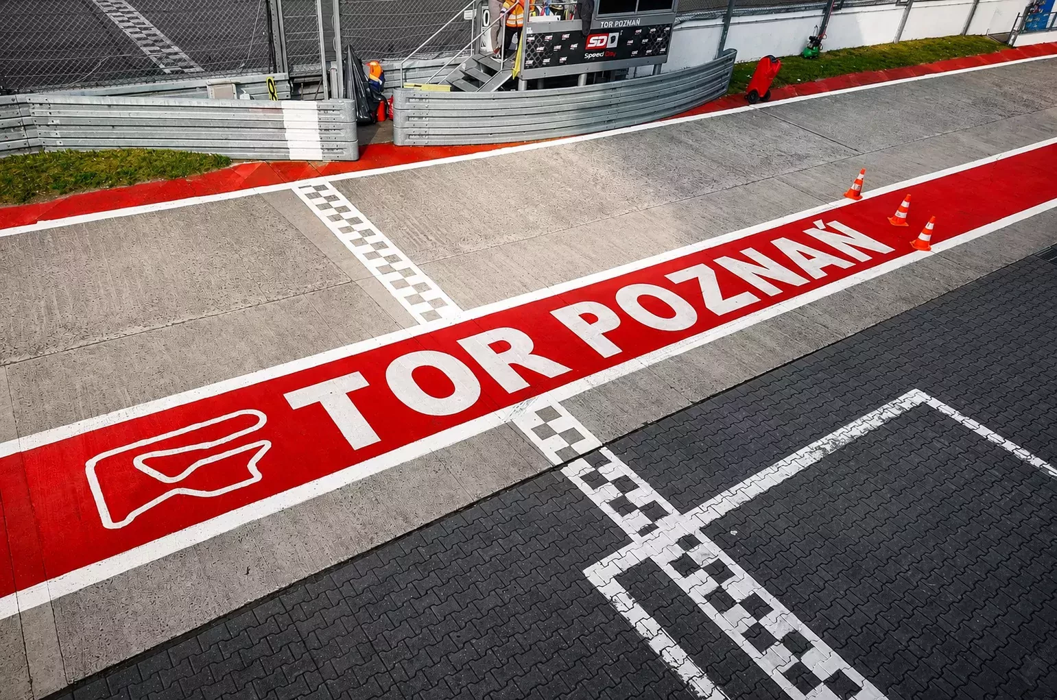 Tor Poznań i inne obiekty tego typu w Polsce mają być wyłączone z norm hałasu. Jednogłośna decyzja w Sejmie