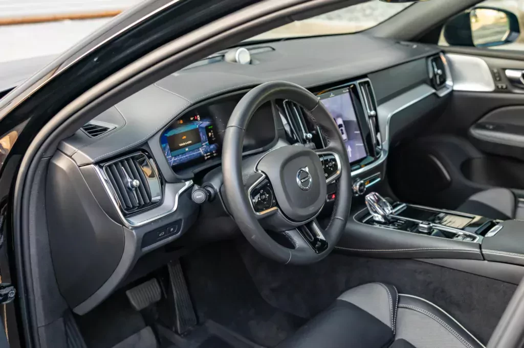 volvo-v60-t8-recharge