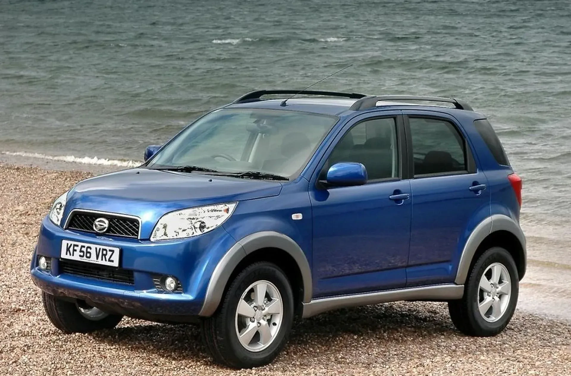 Daihatsu Terios SUV japoński Toyota Rush silnik napęd na cztery koła opinie oceny zalety wady cena ceny benzyna