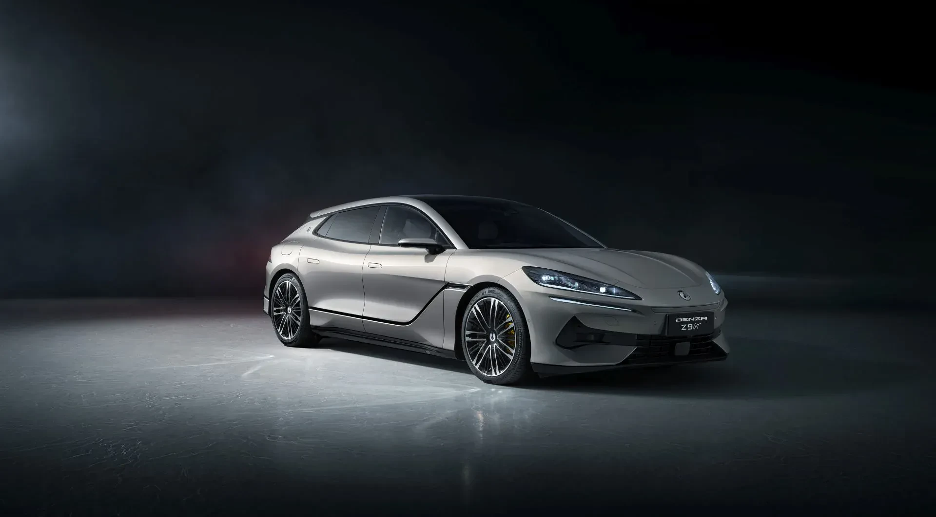 Denza Z9 GT Z9GT sedan shooting brake kombi silnik moc osiągi przyspieszenie hybryda elektryk opinie oceny zalety wady cena