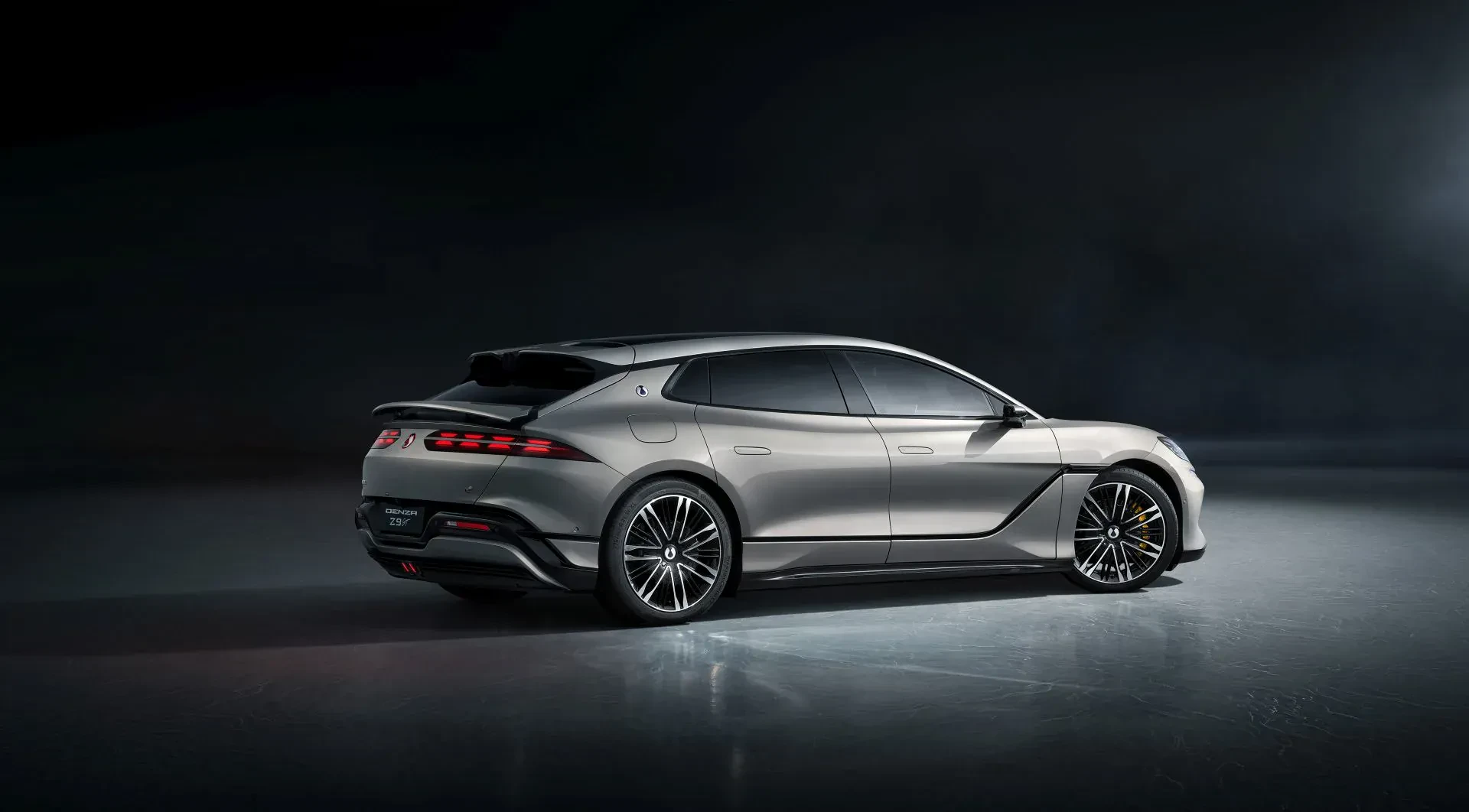 Denza Z9 GT Z9GT sedan shooting brake kombi silnik moc osiągi przyspieszenie hybryda elektryk opinie oceny zalety wady cena
