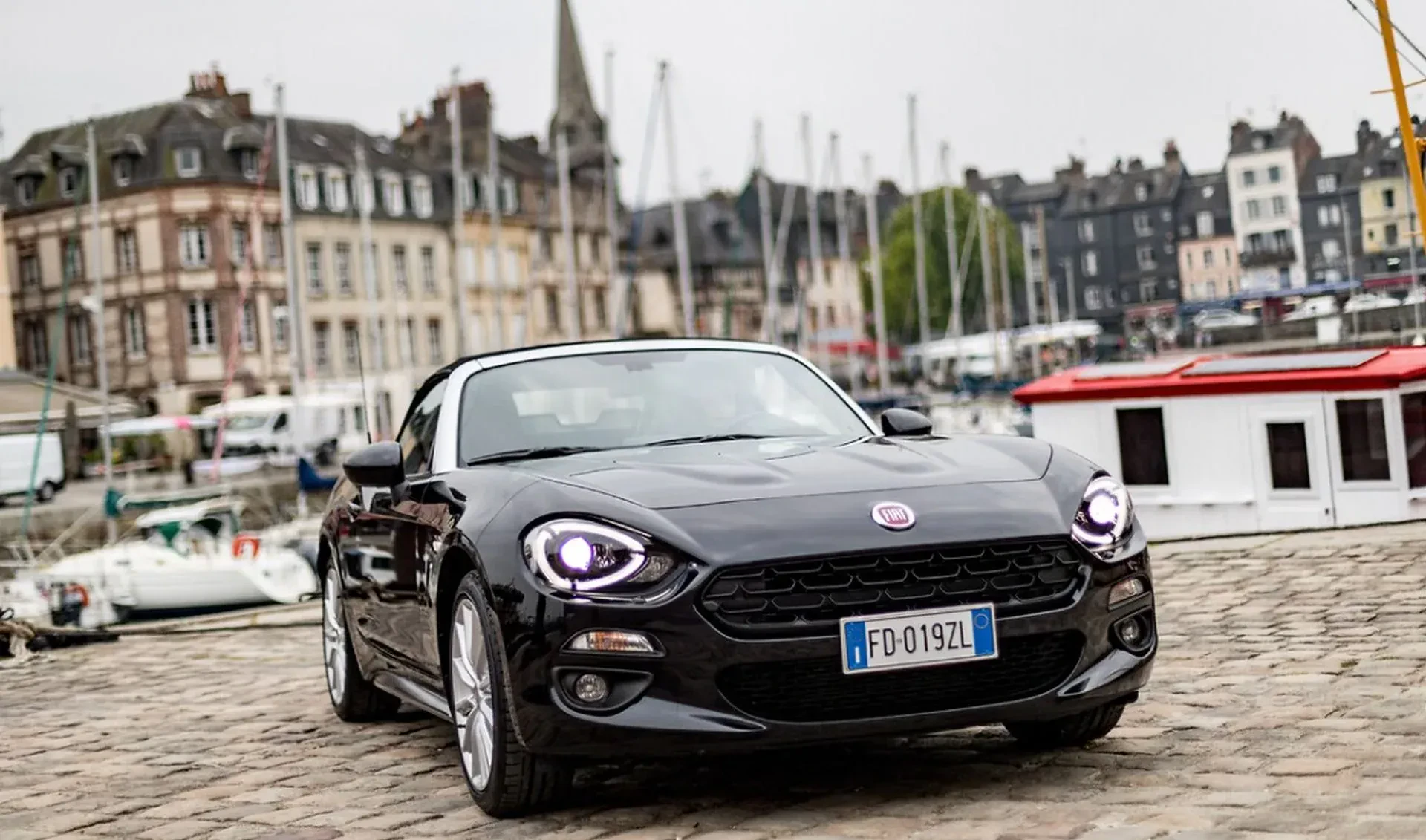 Fiat Abarth 124 Spider Mazda MX-5 podobieństwa moc cena otomoto