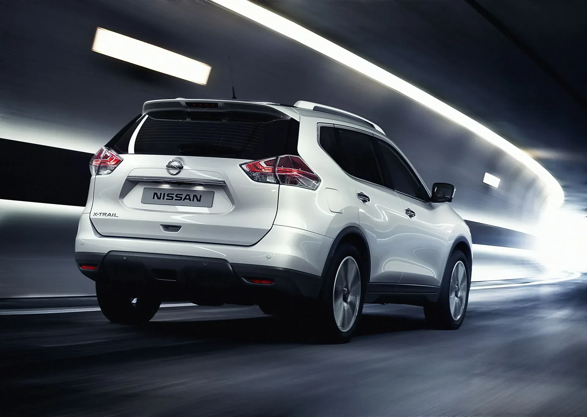 Nissan X-Trail SUV silnik benzyna diesel cena ceny opinie oceny zalety wady spalanie używany otomoto