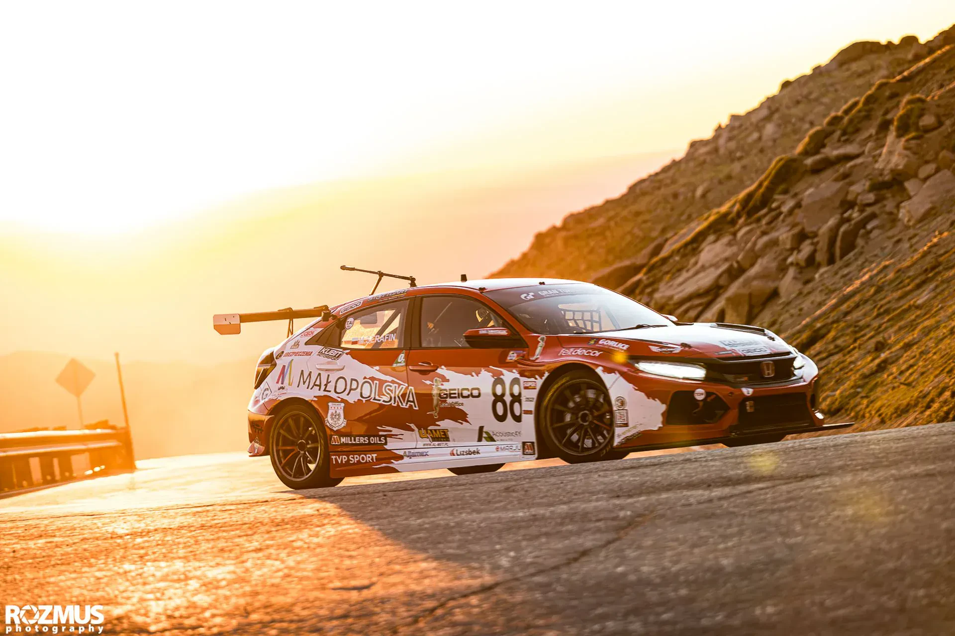 Pikes Peak Hill Climb Maciej Serafin Polska Polak wyścig górski Kolorado USA Polacy wyniki kwalifikacje lista zgłoszeń gdzie oglądać