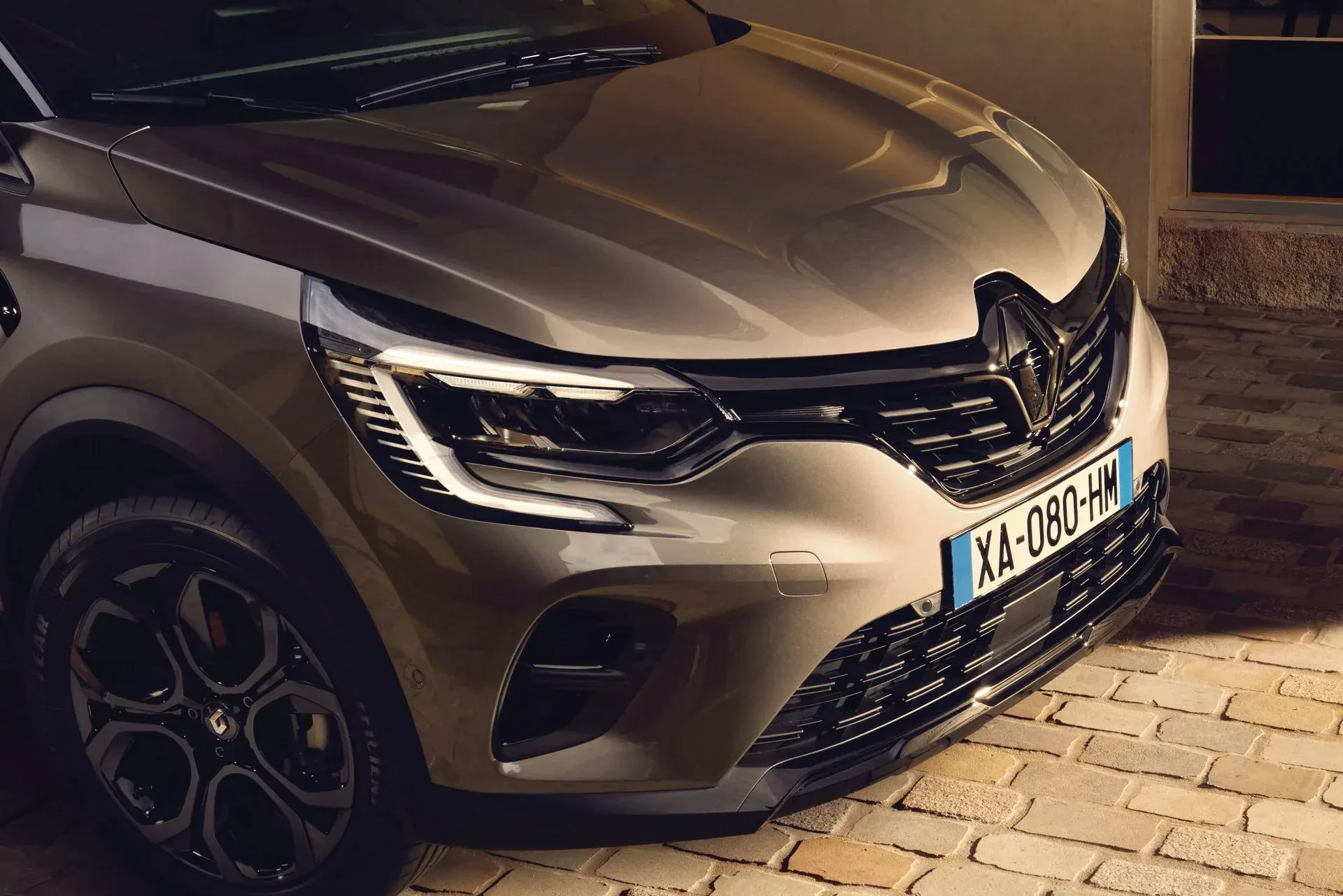 Nowoczesny crossover w niskiej cenie to hit wśród Polaków. Idealnie auto rodzinne do miasta