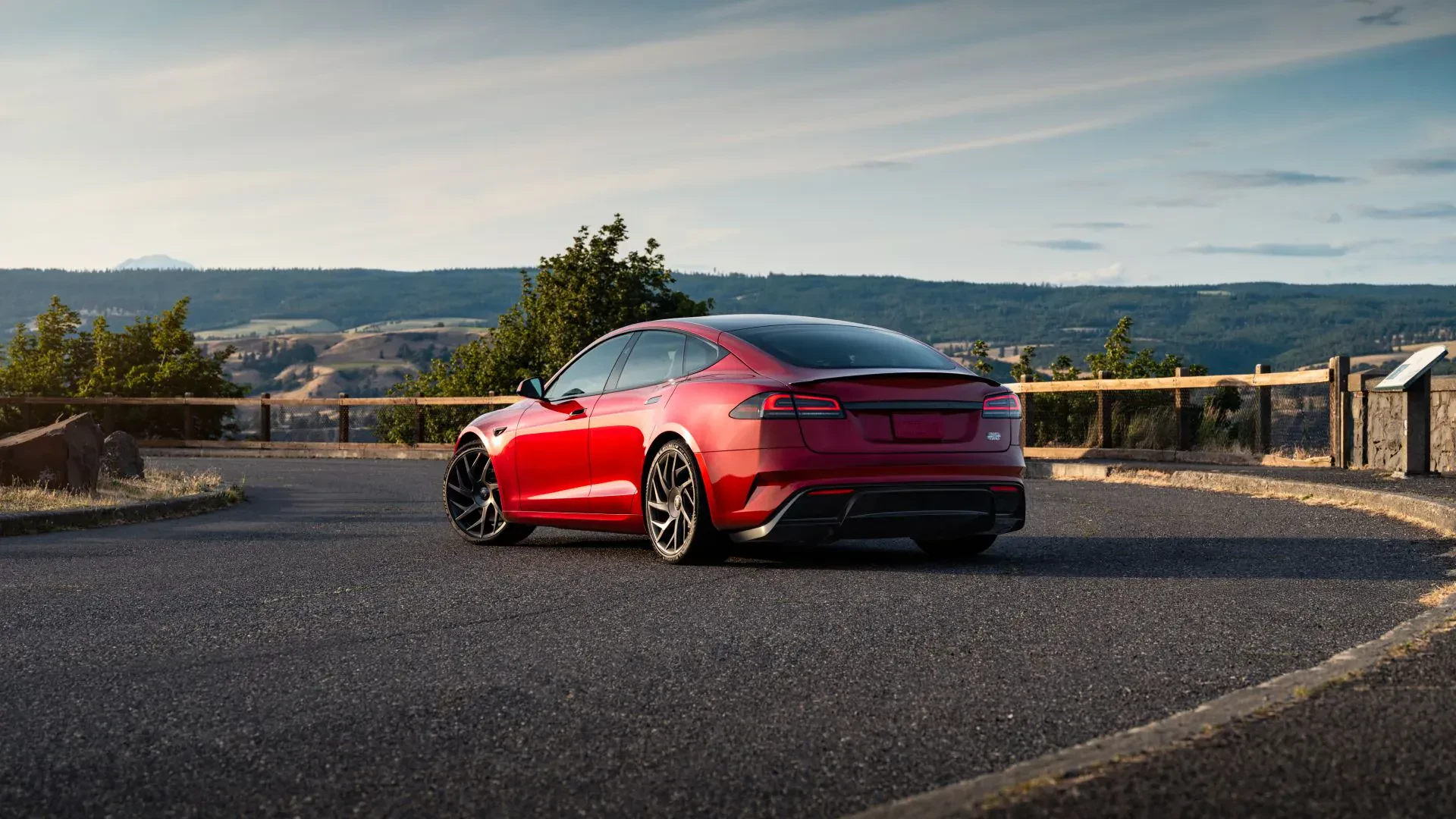 Tesla Model S elektryczny silnik moc osiągi przyspieszenie prędkość cena ceny opinie oceny zalety wady elon musk