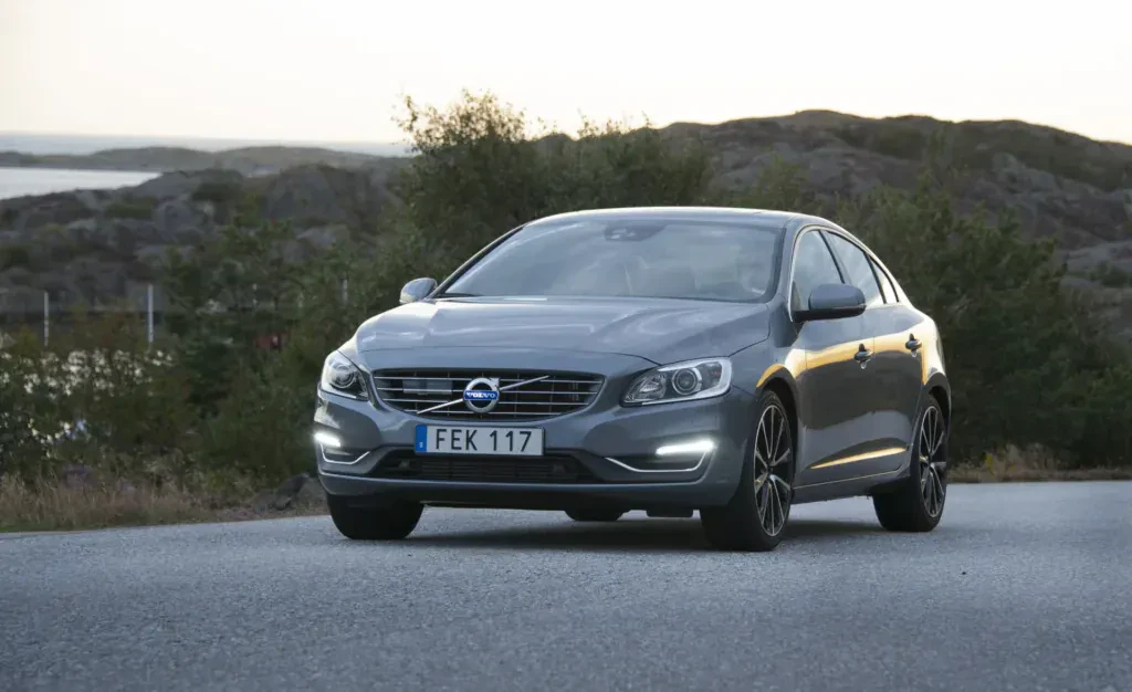 Volvo S60 silnik benzyna diesel cena ceny opinie oceny zalety wady otomoto używany