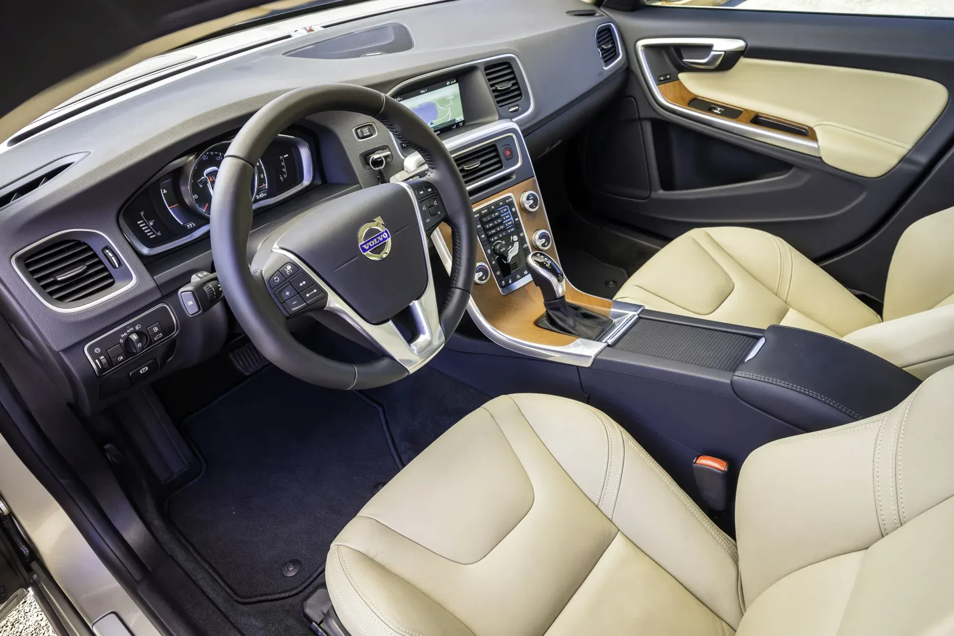 To Volvo trafiało do segmentu premium jako rywal BMW i Audi. Dziś kupisz je za ułamek pierwotnej ceny