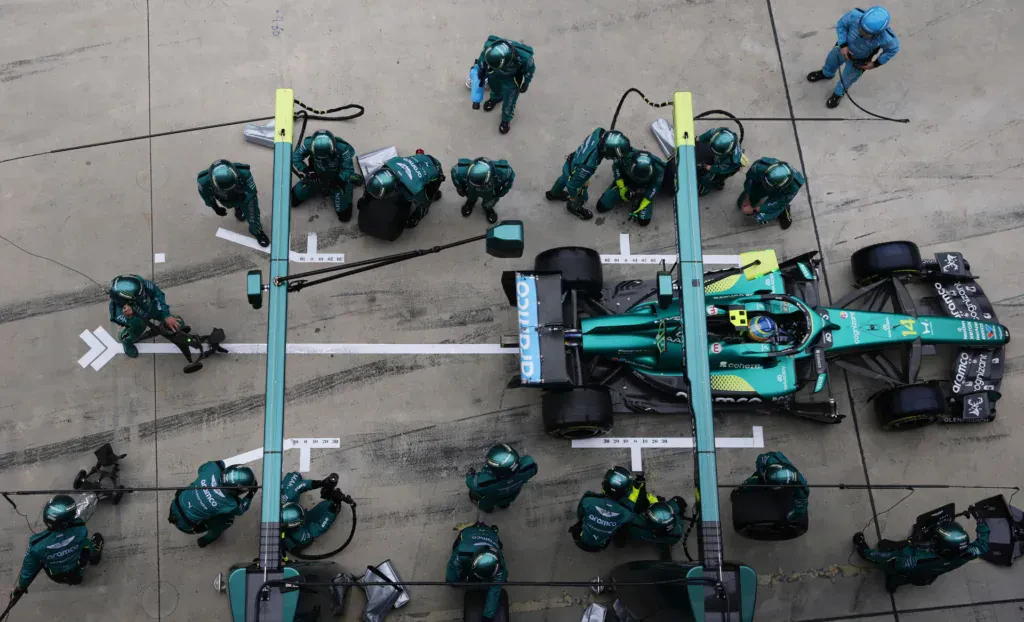 fernando-alonso-aston-martin-3