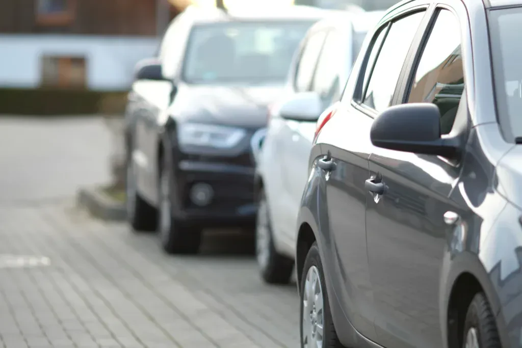 Jeśli kupujesz używane auto, zwróć na to uwagę. Te szczegóły zdradzają więcej, niż przebieg