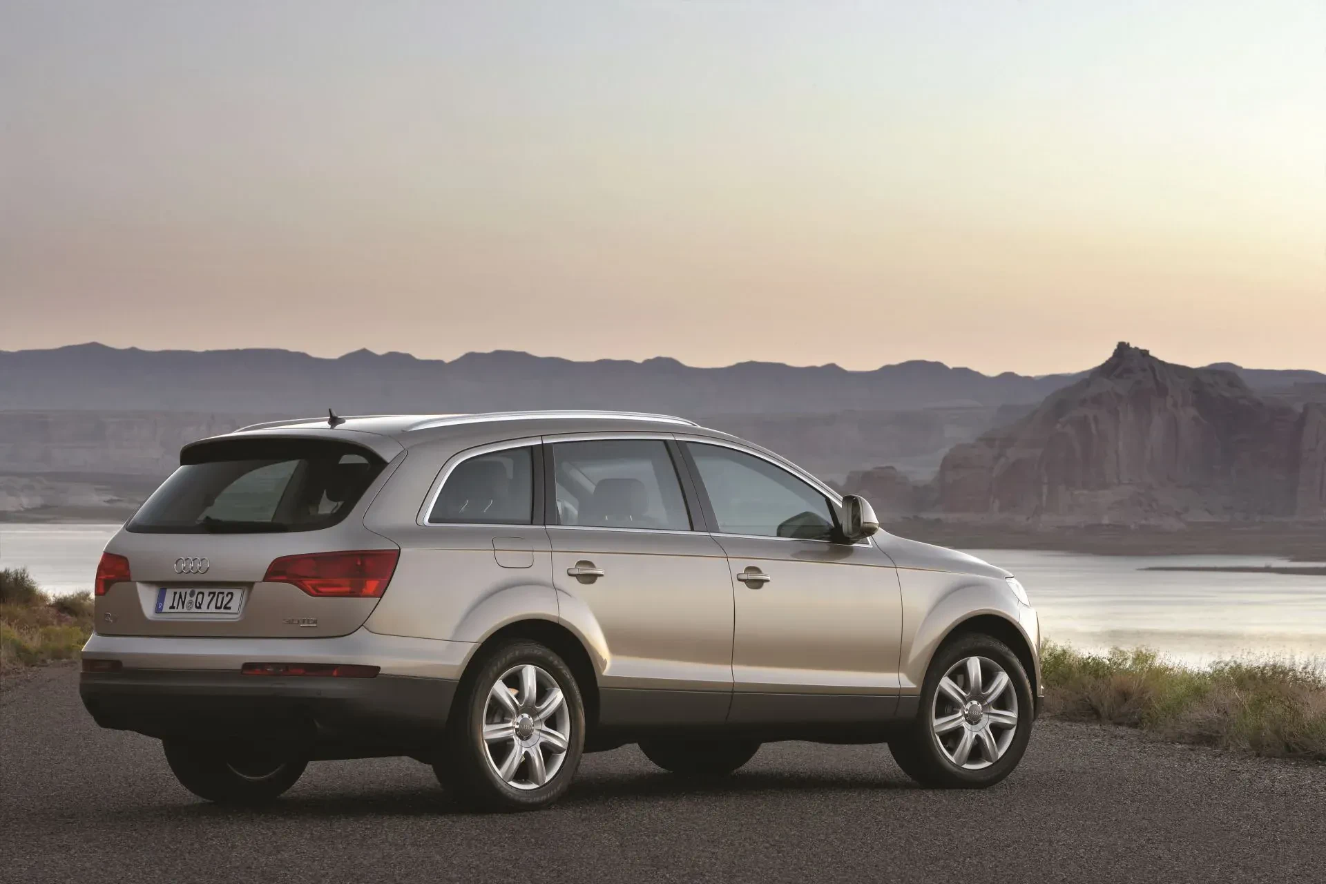 Audi Q7 SUV premium luksus opinie oceny zalety wady cena ceny otomoto używany pierwsza generacja quattro benzyna diesel