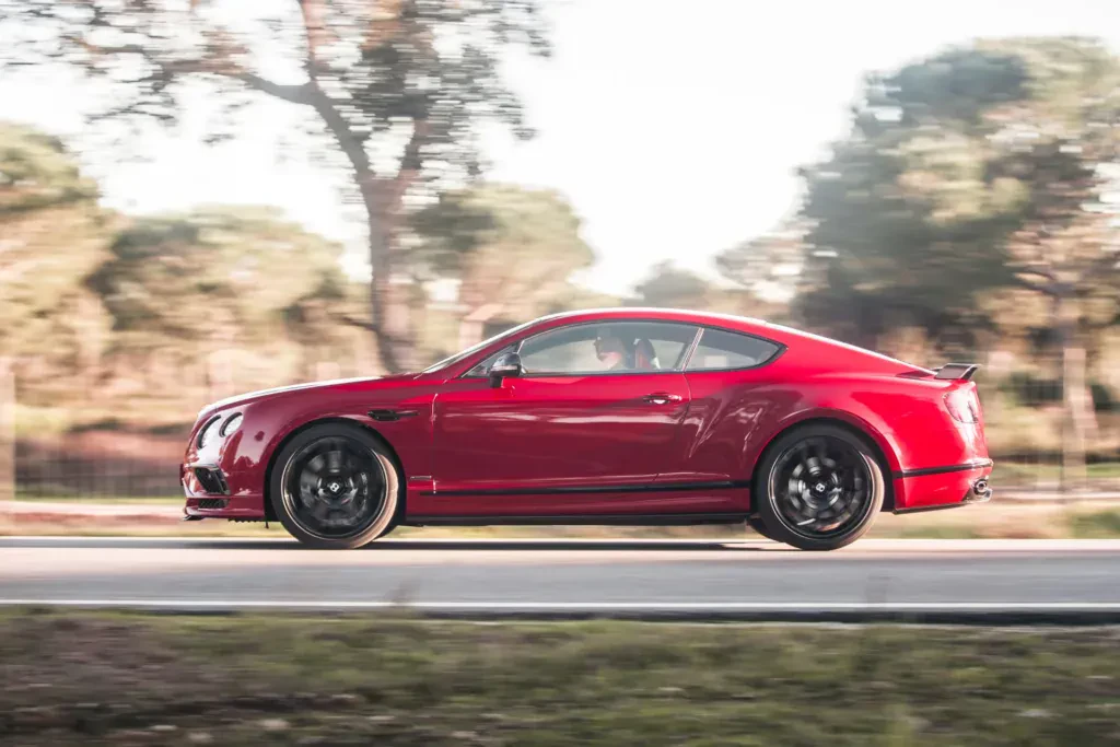 Bentley Continental prawie na każdą kieszeń. Nie uwierzysz, jak bardzo potaniał ten sportowy klasyk
